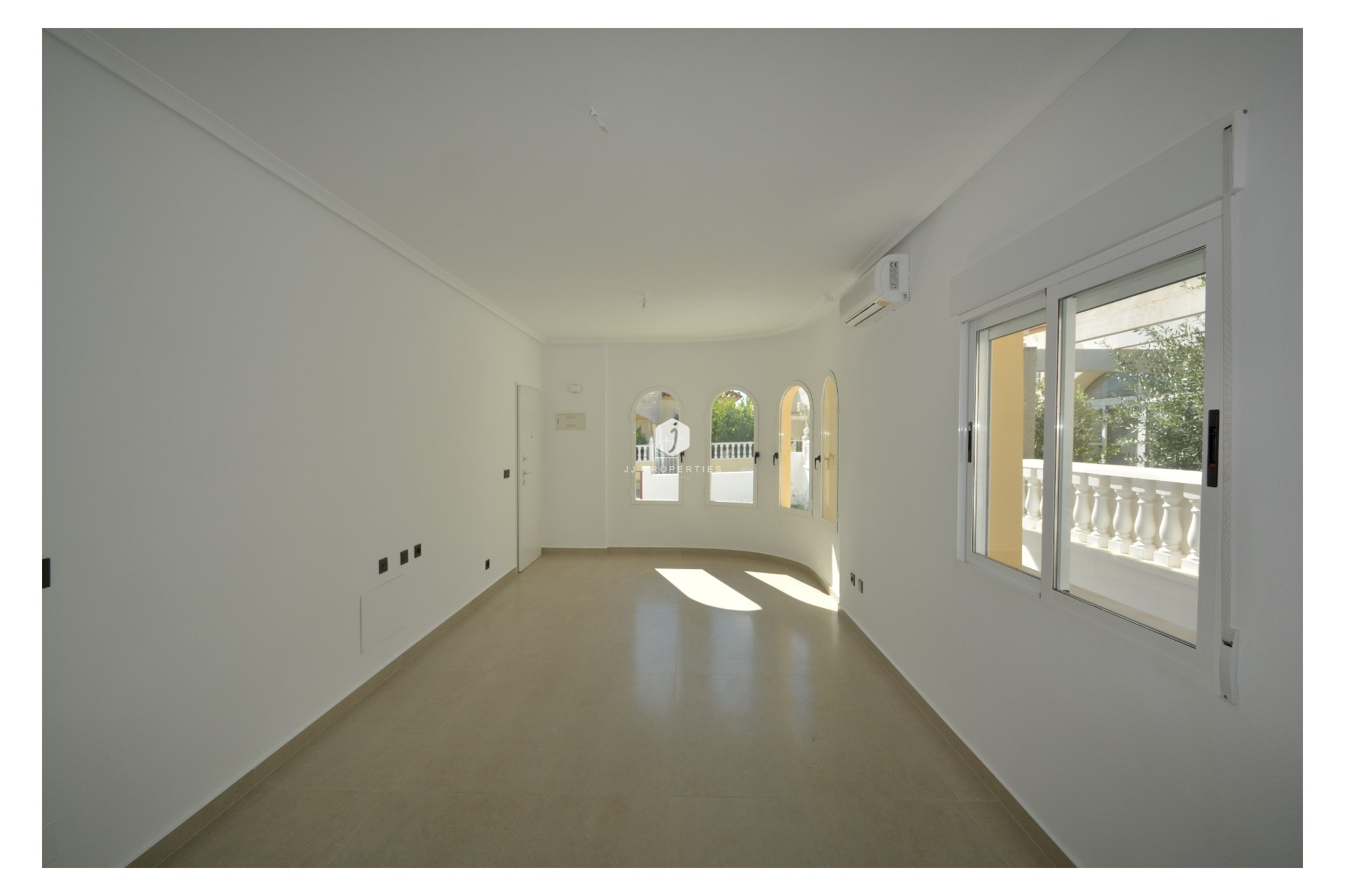 Z drugiej ręki - Villa -
Algorfa - Inland