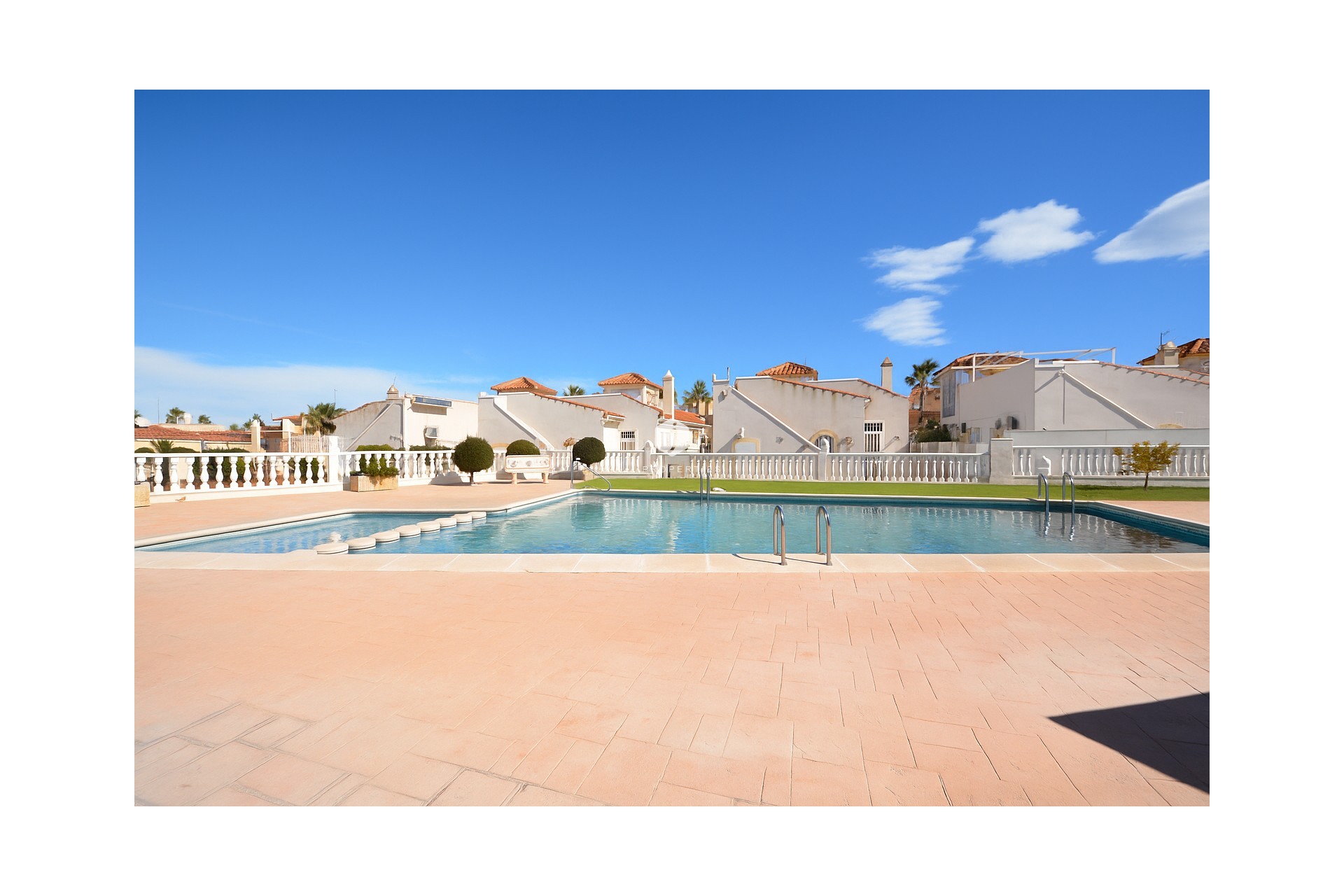 Z drugiej ręki - Villa -
Algorfa - Inland