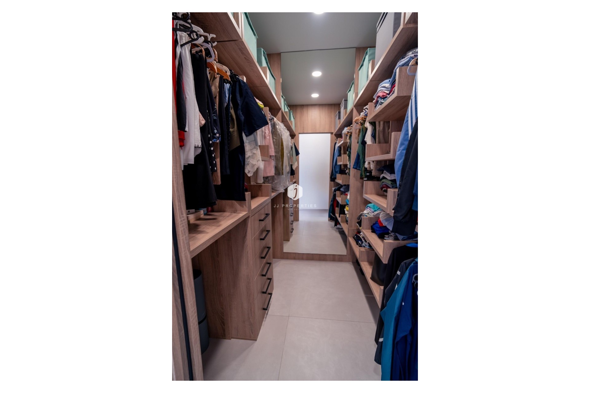 Z drugiej ręki - Villa -
Algorfa - Inland