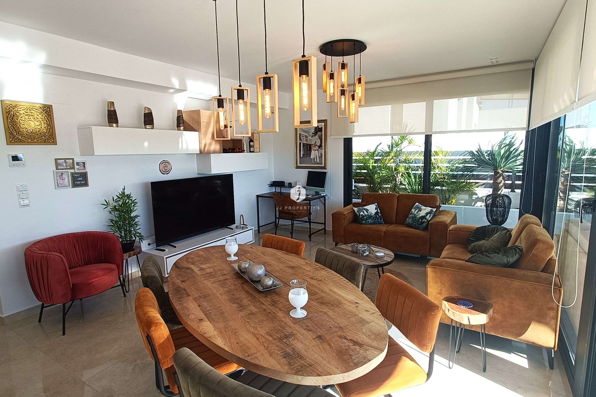 Z drugiej ręki - Villa -
Algorfa - Inland