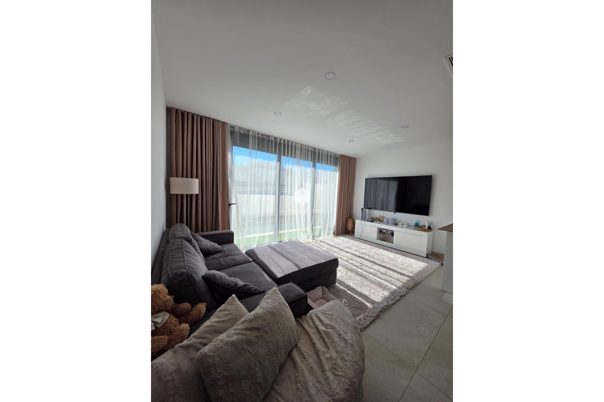 Z drugiej ręki - Villa -
Benijofar