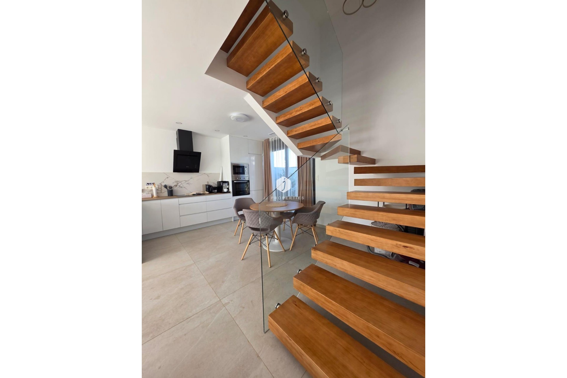 Z drugiej ręki - Villa -
Benijofar