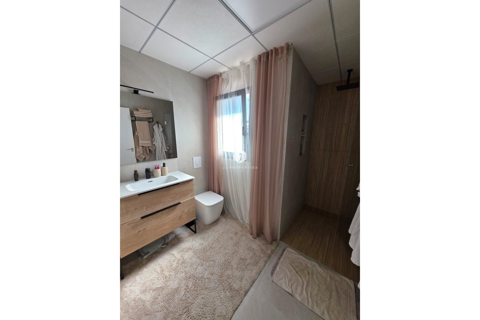 Z drugiej ręki - Villa -
Benijofar