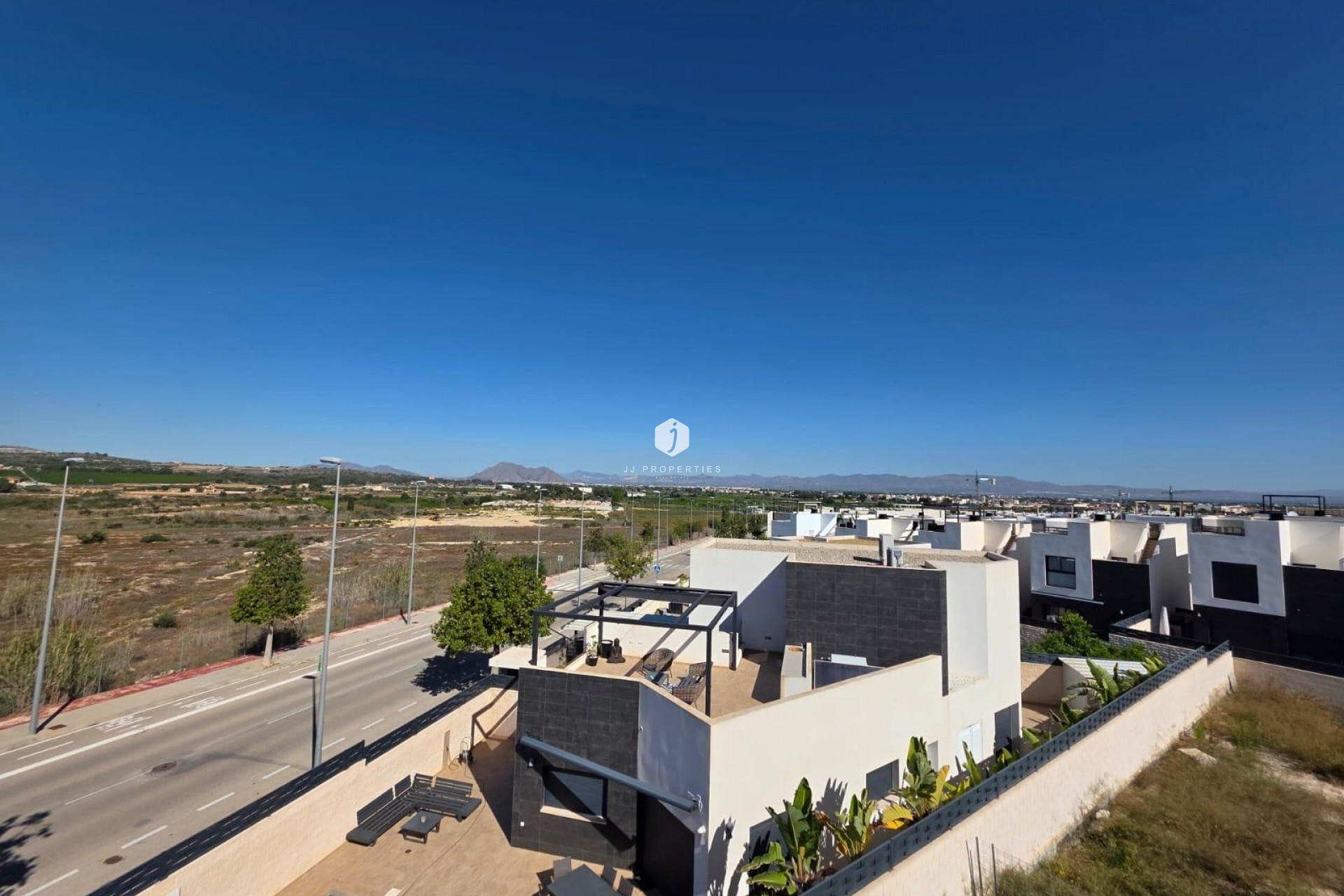 Z drugiej ręki - Villa -
Benijofar