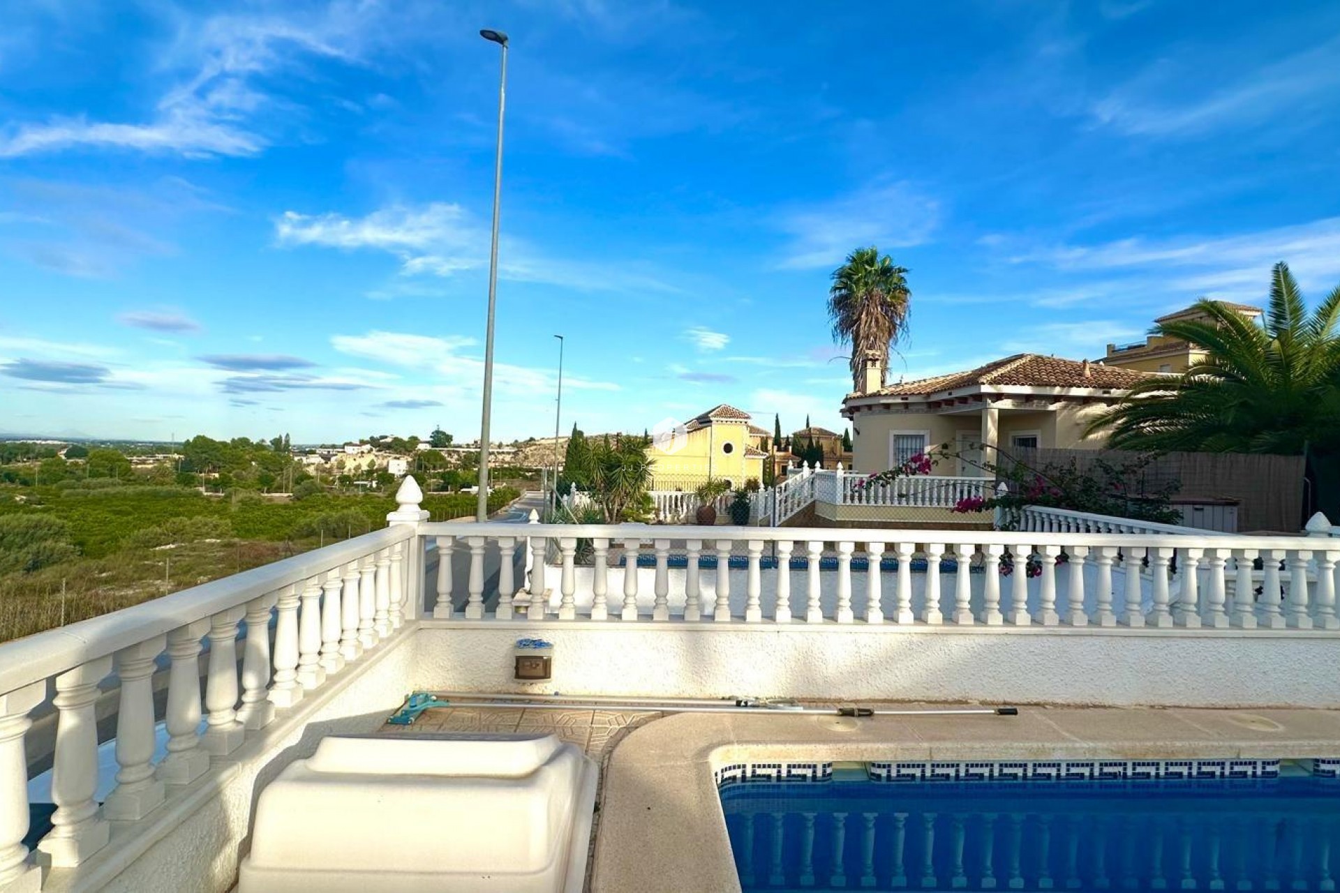 Z drugiej ręki - Villa -
Bigastro - Comunidad Valenciana