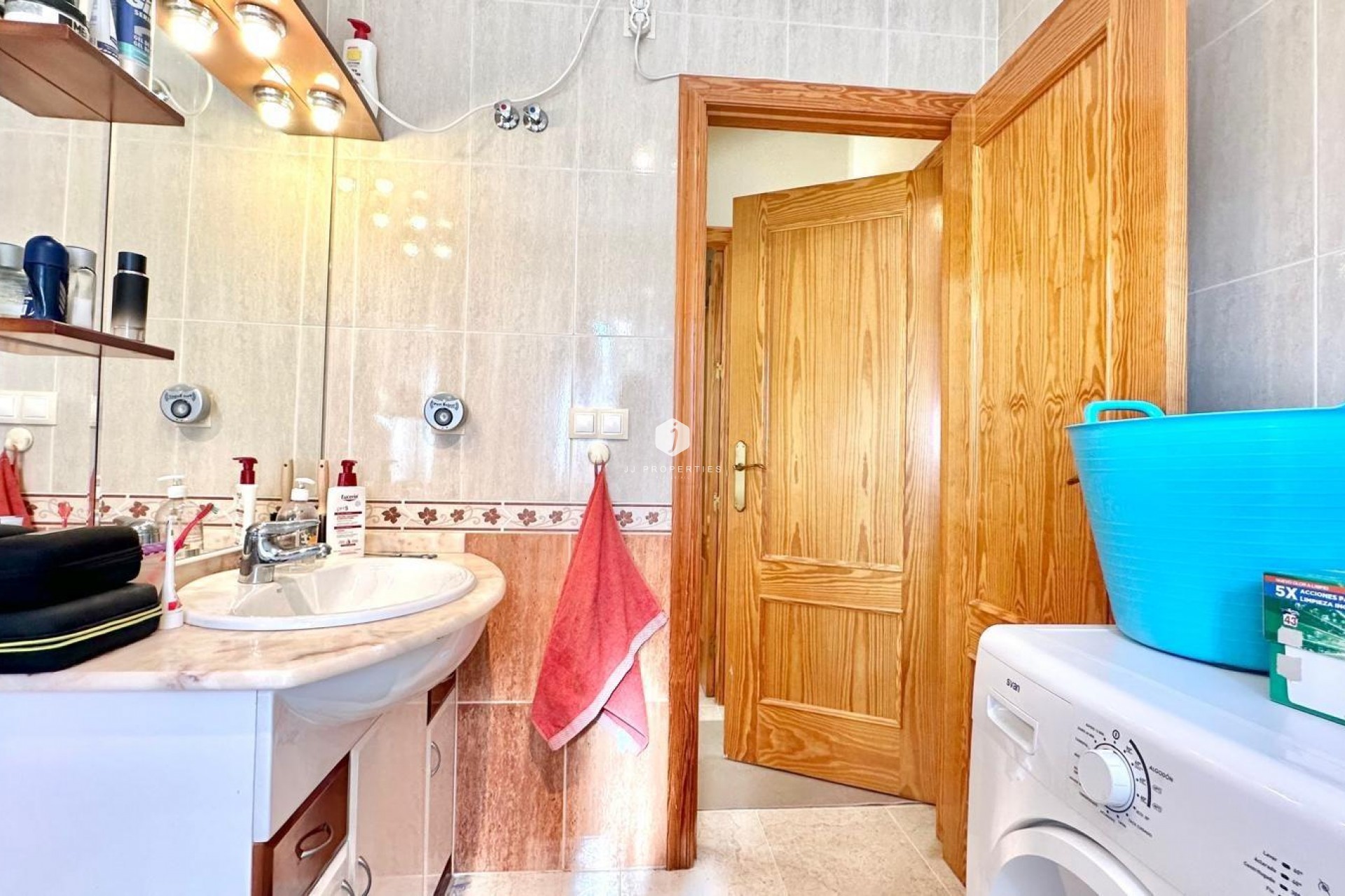 Z drugiej ręki - Villa -
Bigastro - Comunidad Valenciana