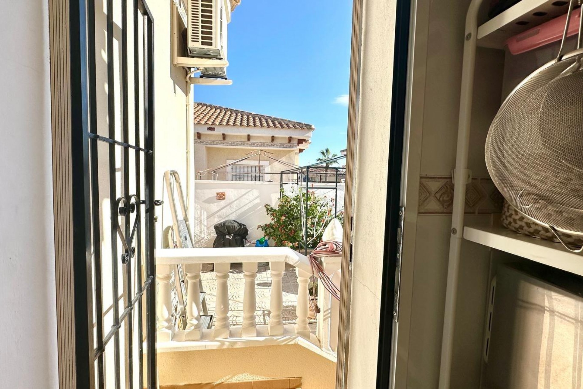 Z drugiej ręki - Villa -
Bigastro - Comunidad Valenciana