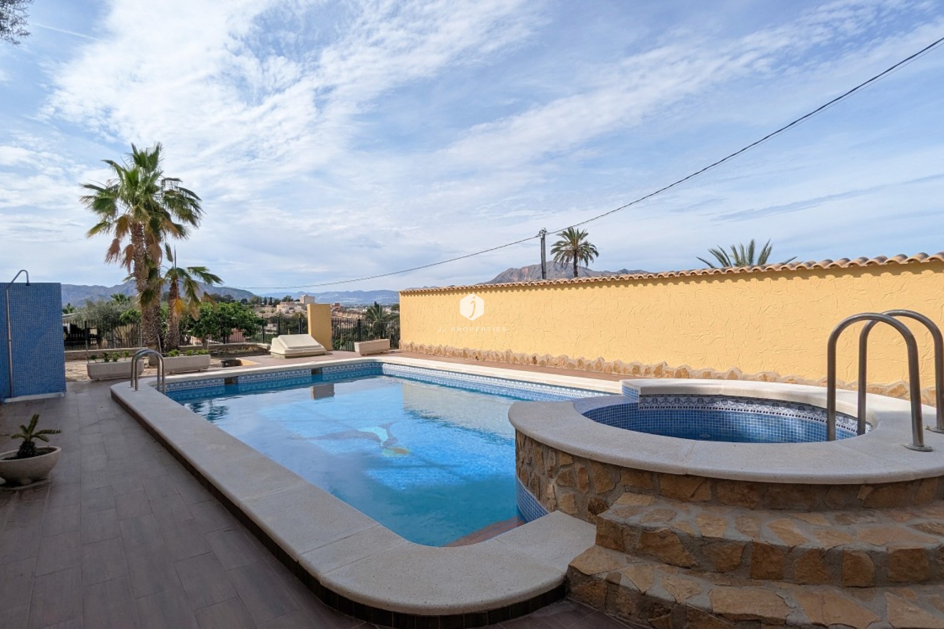 Z drugiej ręki - Villa -
Bigastro - Inland