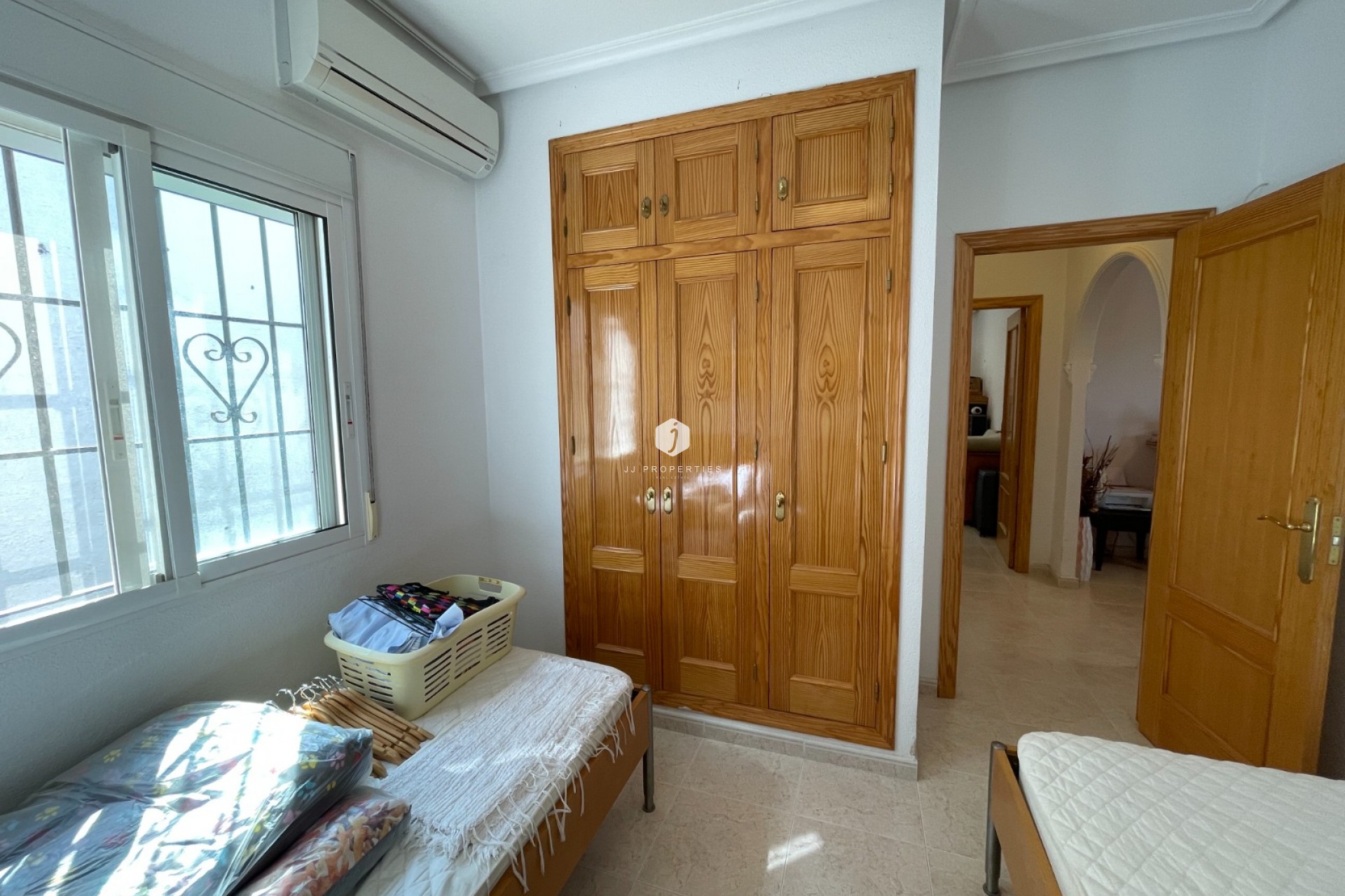 Z drugiej ręki - Villa -
Bigastro - Inland