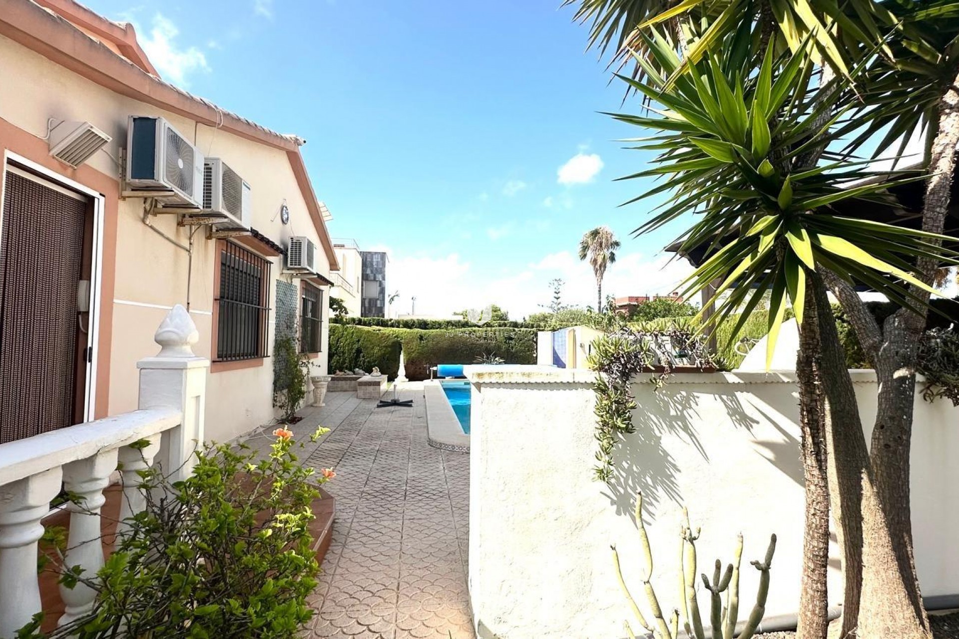 Z drugiej ręki - Villa -
Cabo Roig - Costa Blanca