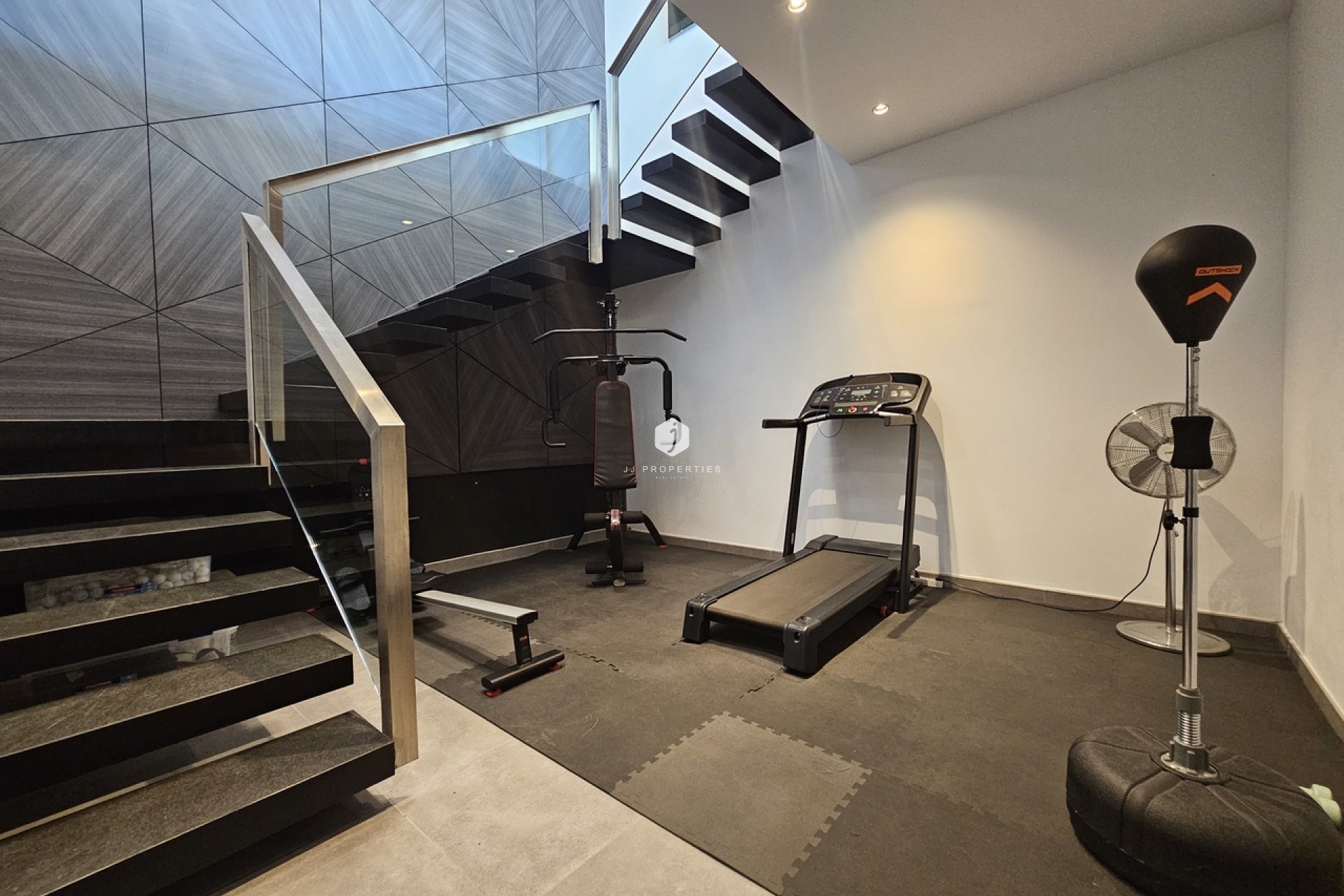 Z drugiej ręki - Villa -
Cabo Roig - Costa Blanca