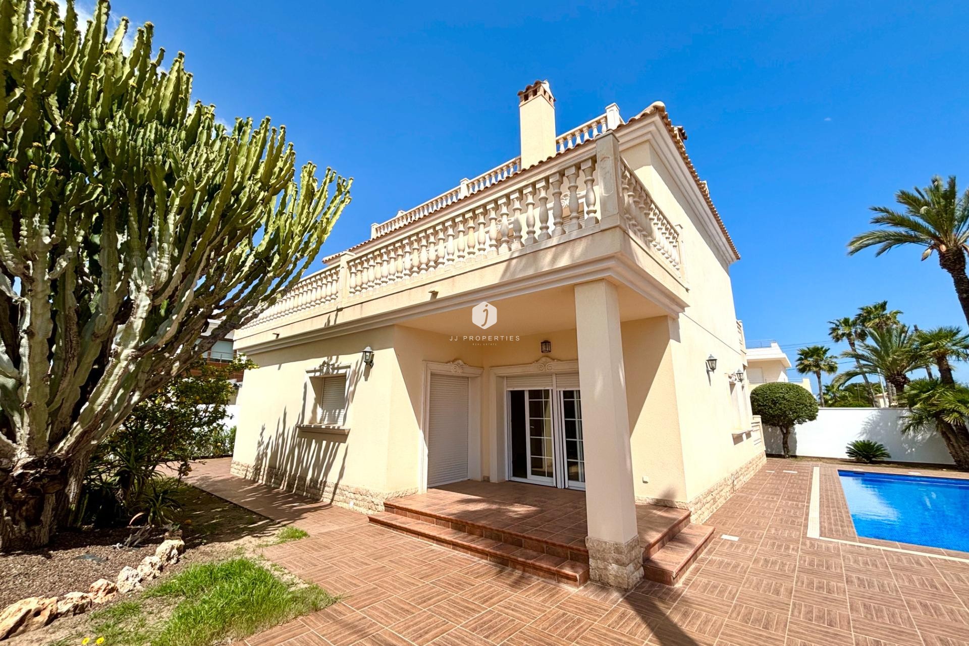 Z drugiej ręki - Villa -
Cabo Roig - Costa Blanca