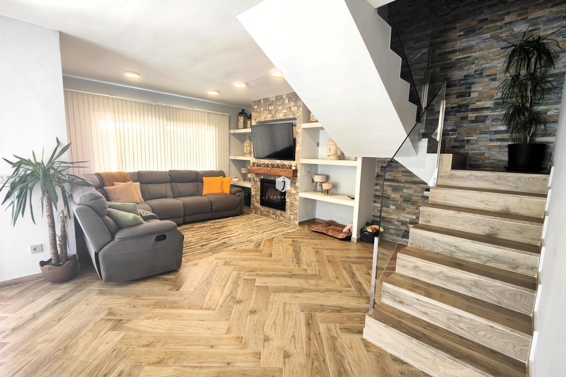 Z drugiej ręki - Villa -
Cabo Roig - Costa Blanca