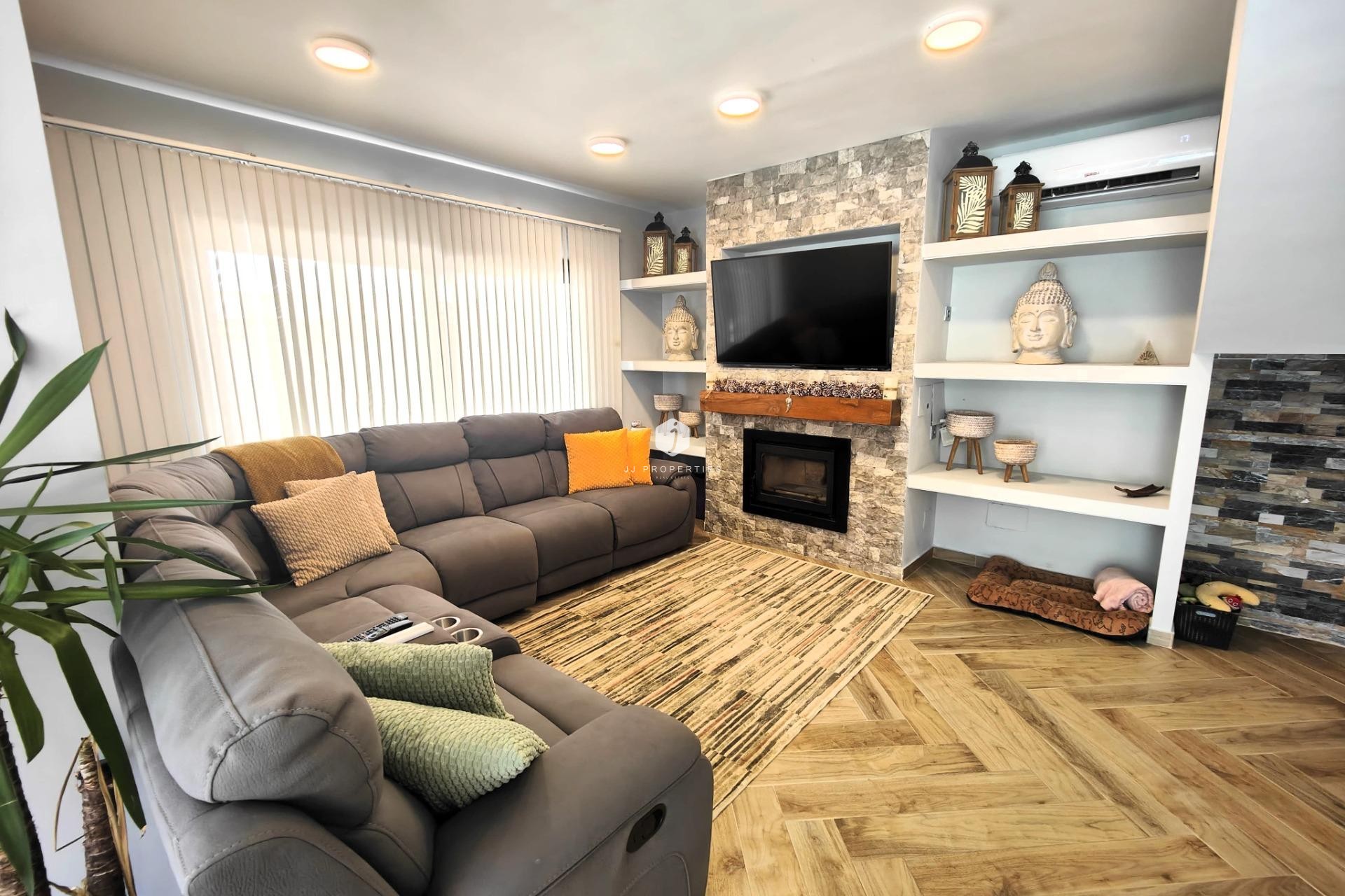 Z drugiej ręki - Villa -
Cabo Roig - Costa Blanca