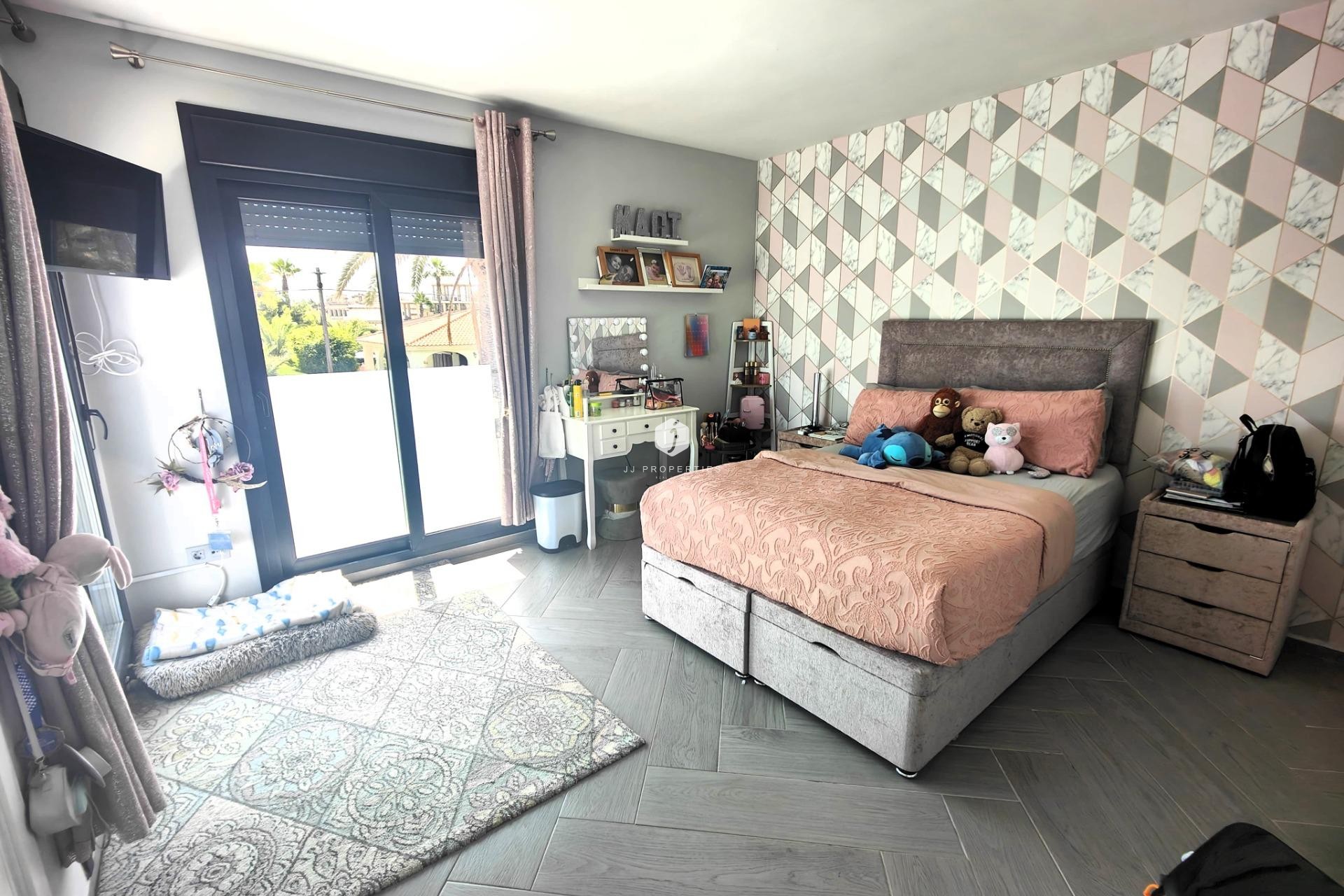 Z drugiej ręki - Villa -
Cabo Roig - Costa Blanca