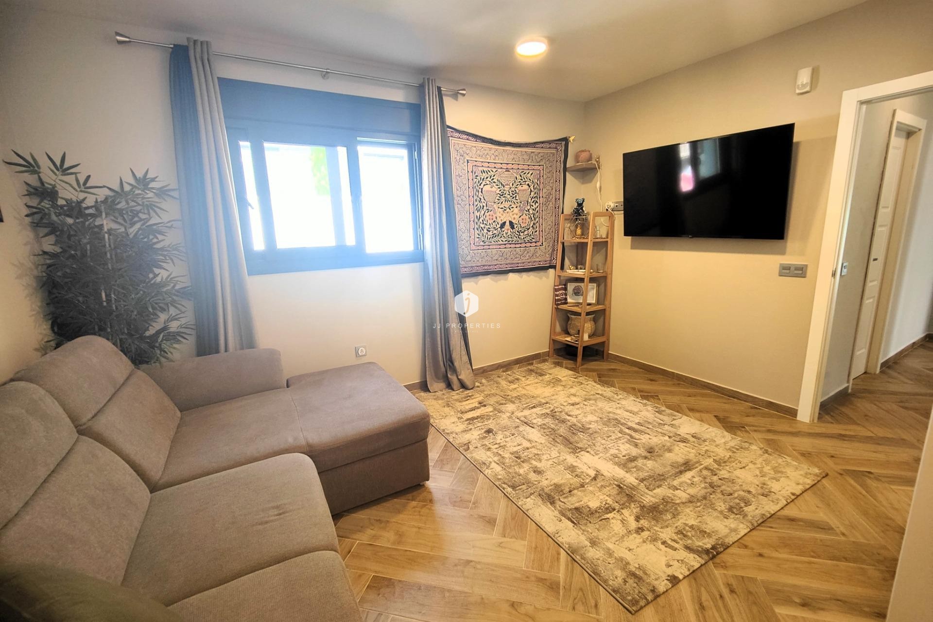 Z drugiej ręki - Villa -
Cabo Roig - Costa Blanca