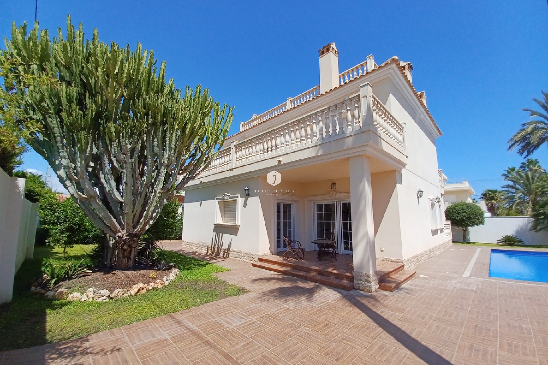 Z drugiej ręki - Villa -
Cabo Roig - Costa Blanca