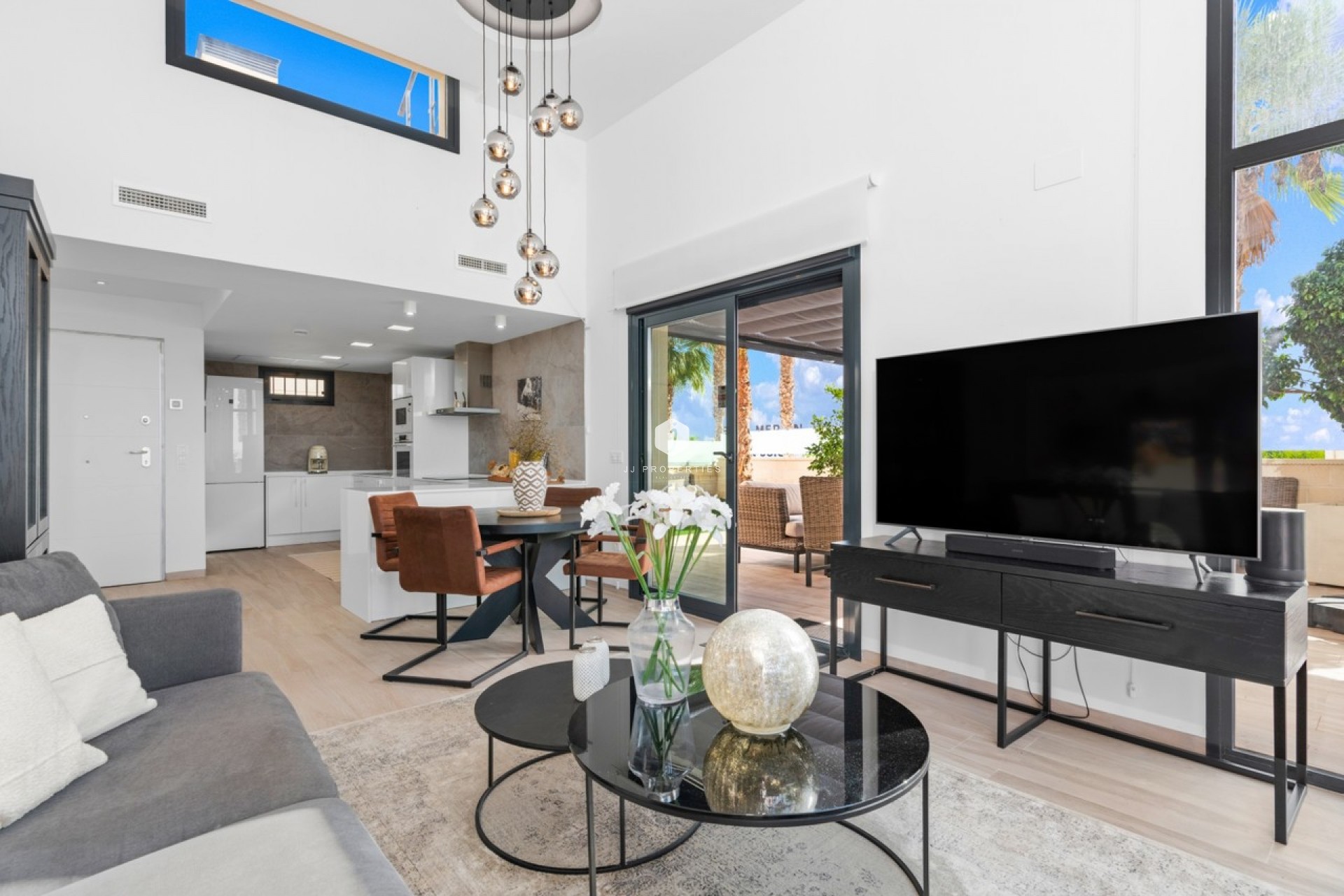 Z drugiej ręki - Villa -
Cabo Roig - Costa Blanca