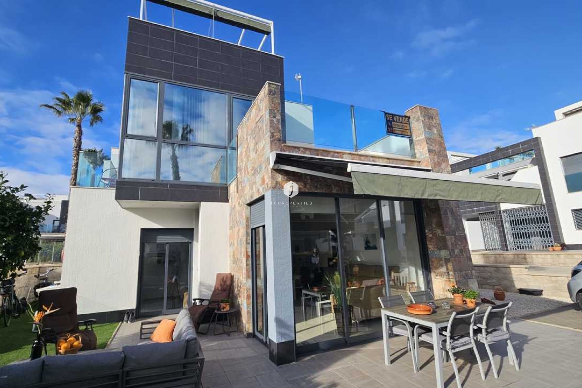 Z drugiej ręki - Villa -
Cabo Roig - Costa Blanca