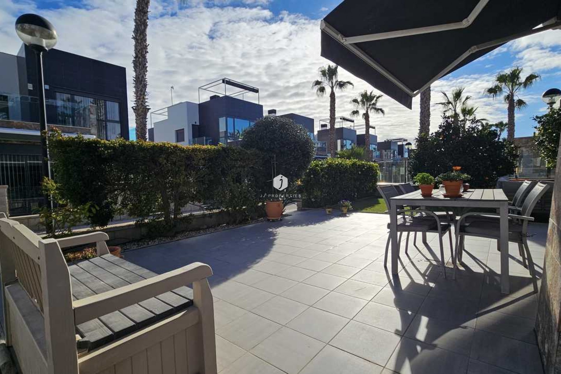 Z drugiej ręki - Villa -
Cabo Roig - Costa Blanca