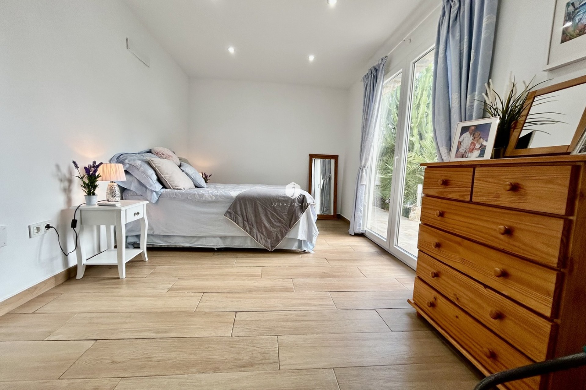 Z drugiej ręki - Villa -
Cabo Roig - Costa Blanca