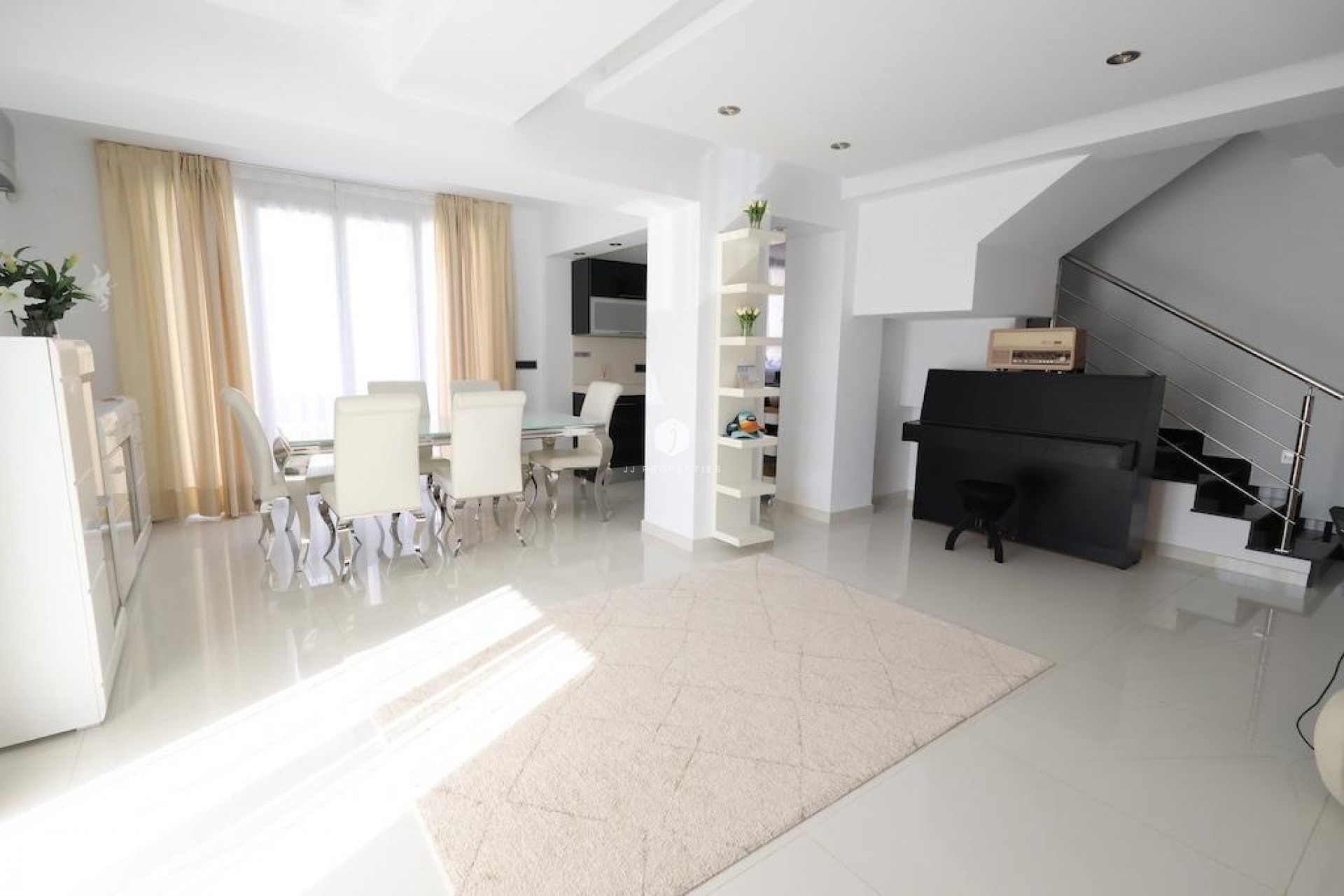 Z drugiej ręki - Villa -
Cabo Roig - Costa Blanca
