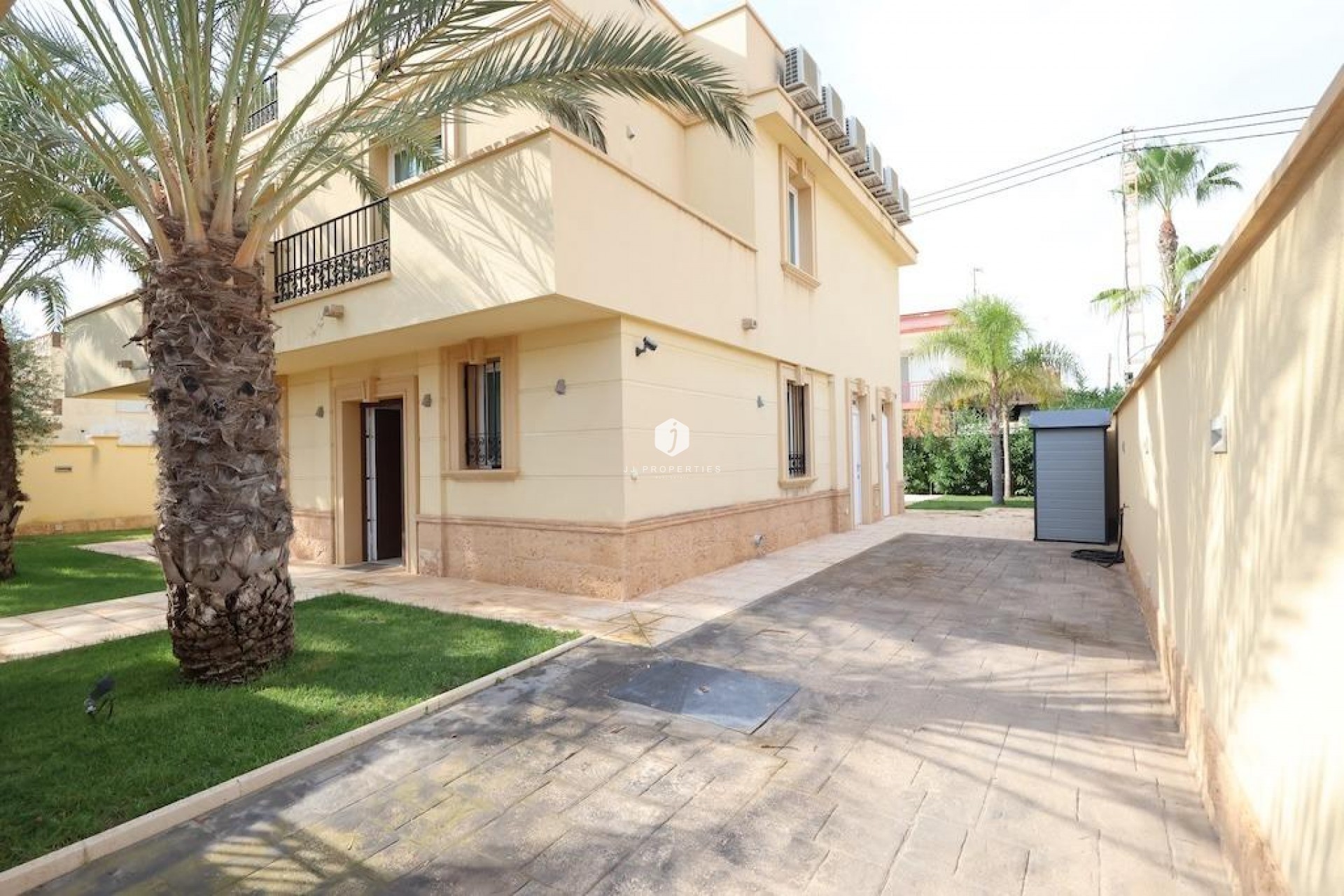 Z drugiej ręki - Villa -
Cabo Roig - Costa Blanca