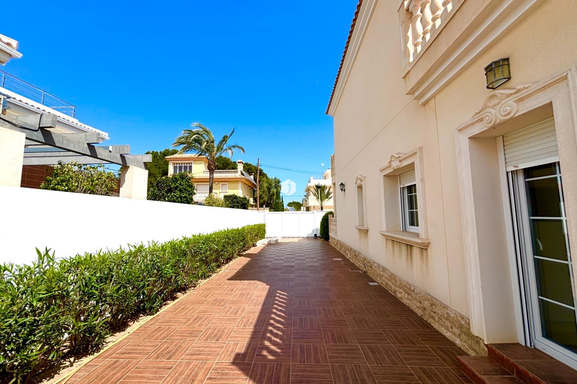 Z drugiej ręki - Villa -
Cabo Roig - Costa Blanca