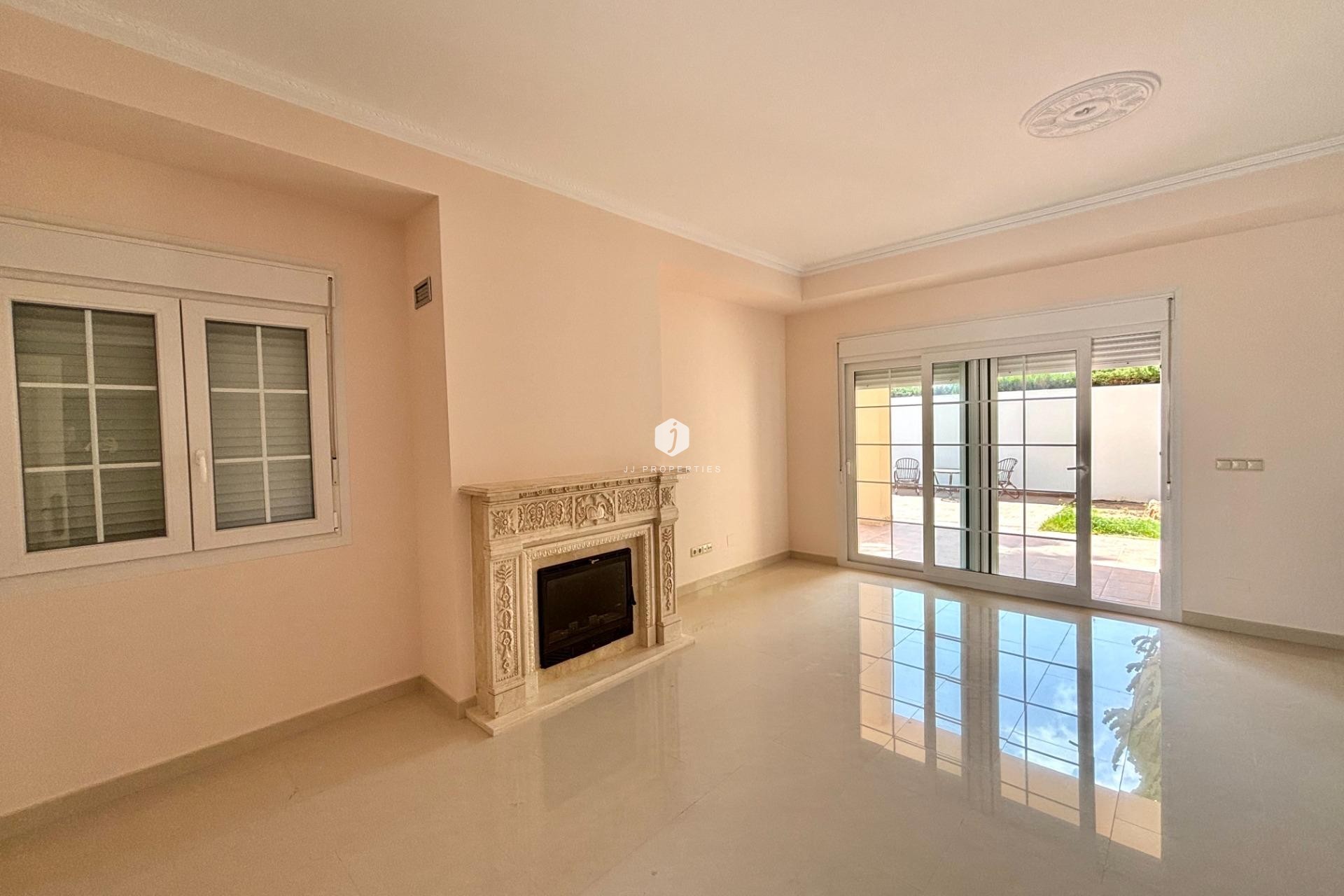 Z drugiej ręki - Villa -
Cabo Roig - Costa Blanca