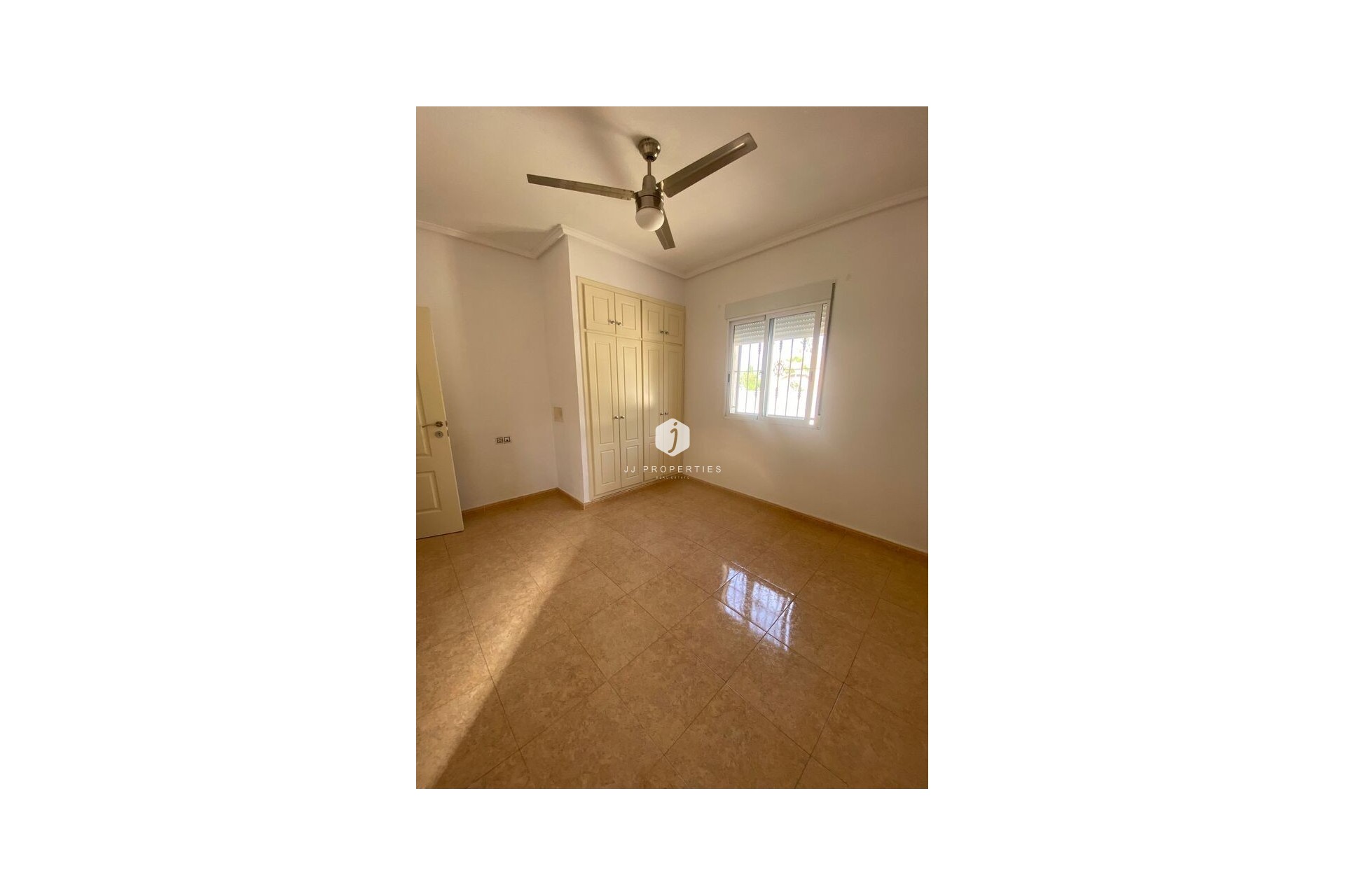 Z drugiej ręki - Villa -
Catral - Costa Blanca