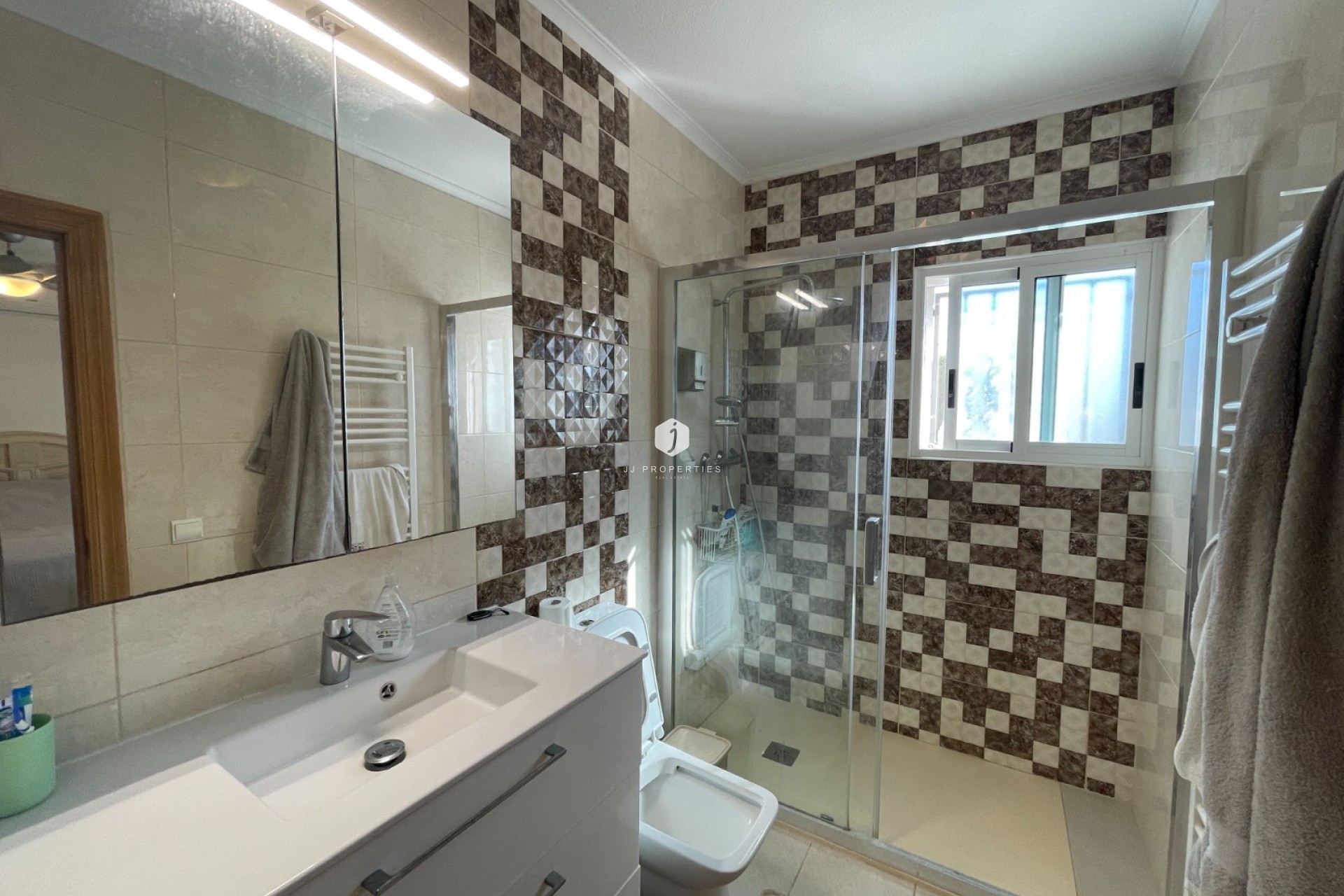 Z drugiej ręki - Villa -
Catral - Costa Blanca