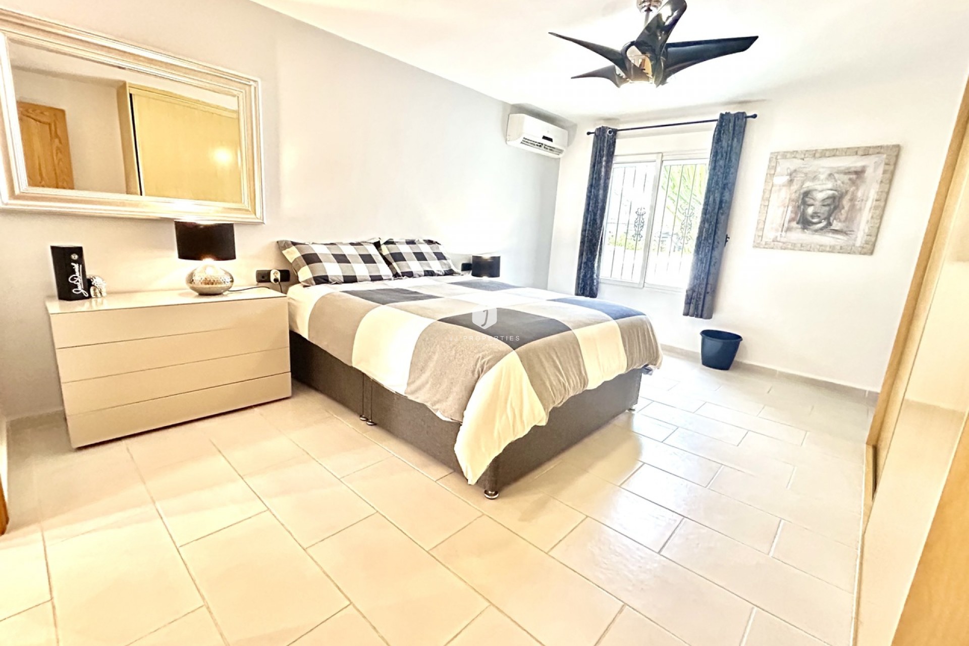 Z drugiej ręki - Villa -
Catral - Costa Blanca