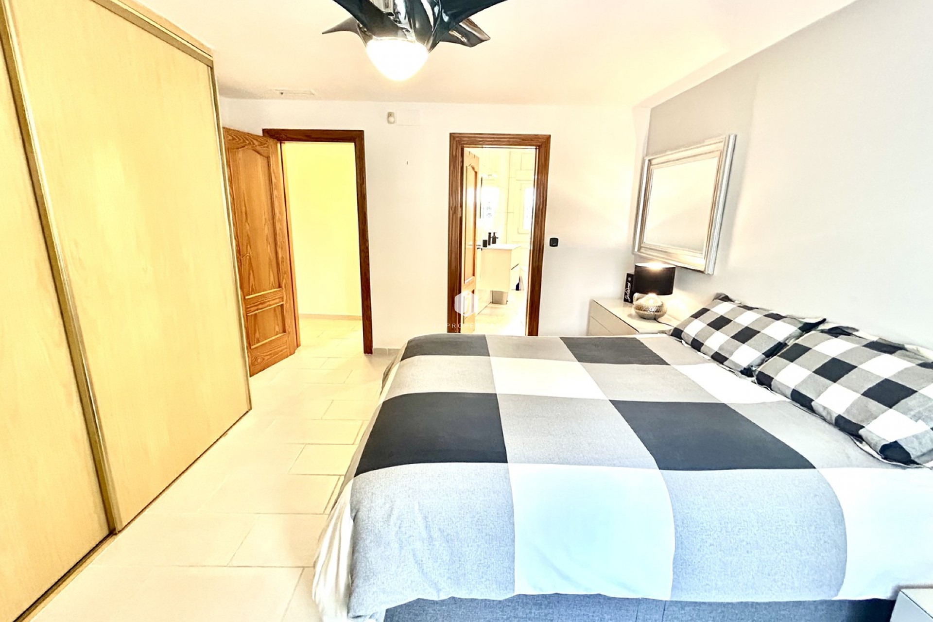 Z drugiej ręki - Villa -
Catral - Costa Blanca