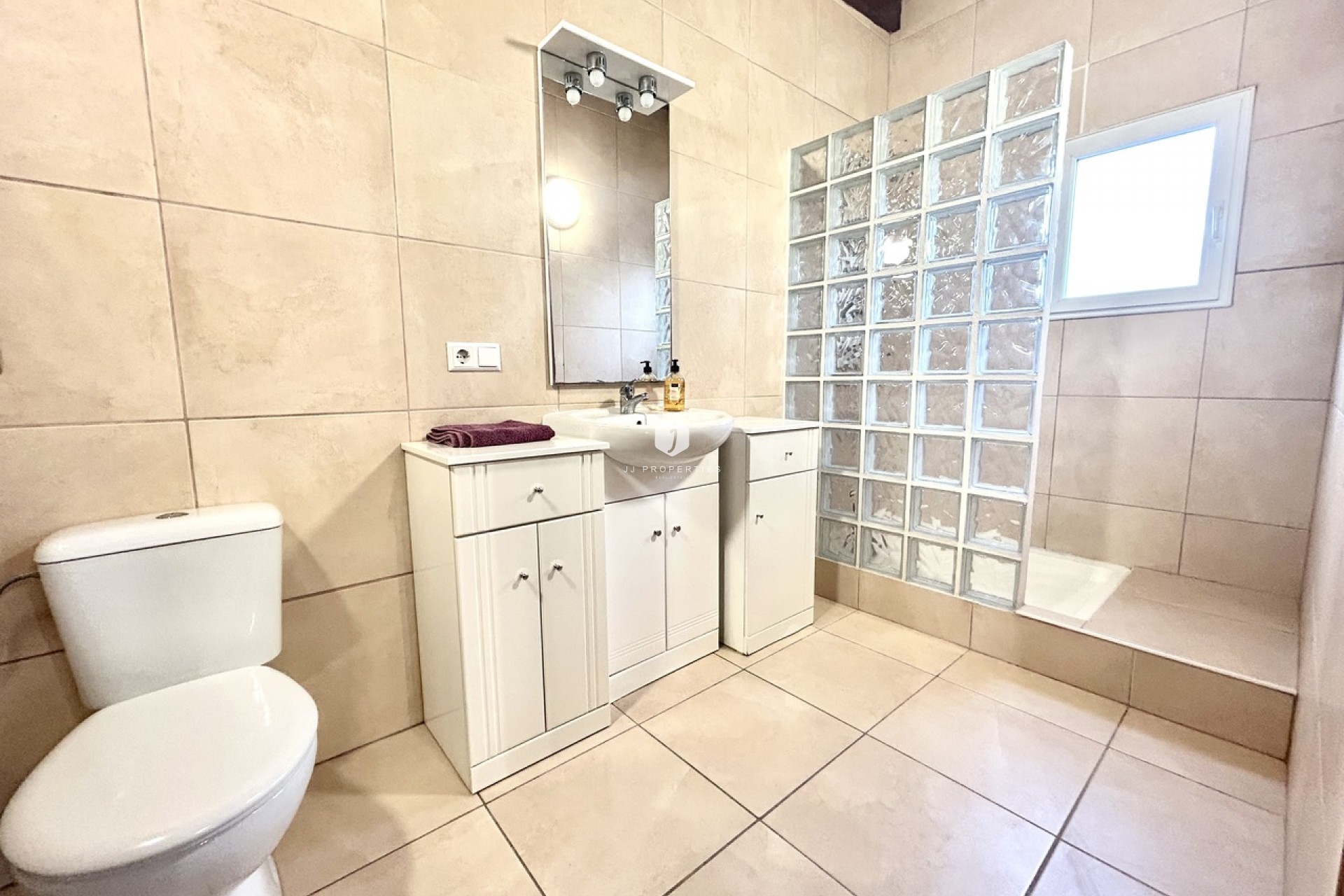 Z drugiej ręki - Villa -
Catral - Costa Blanca