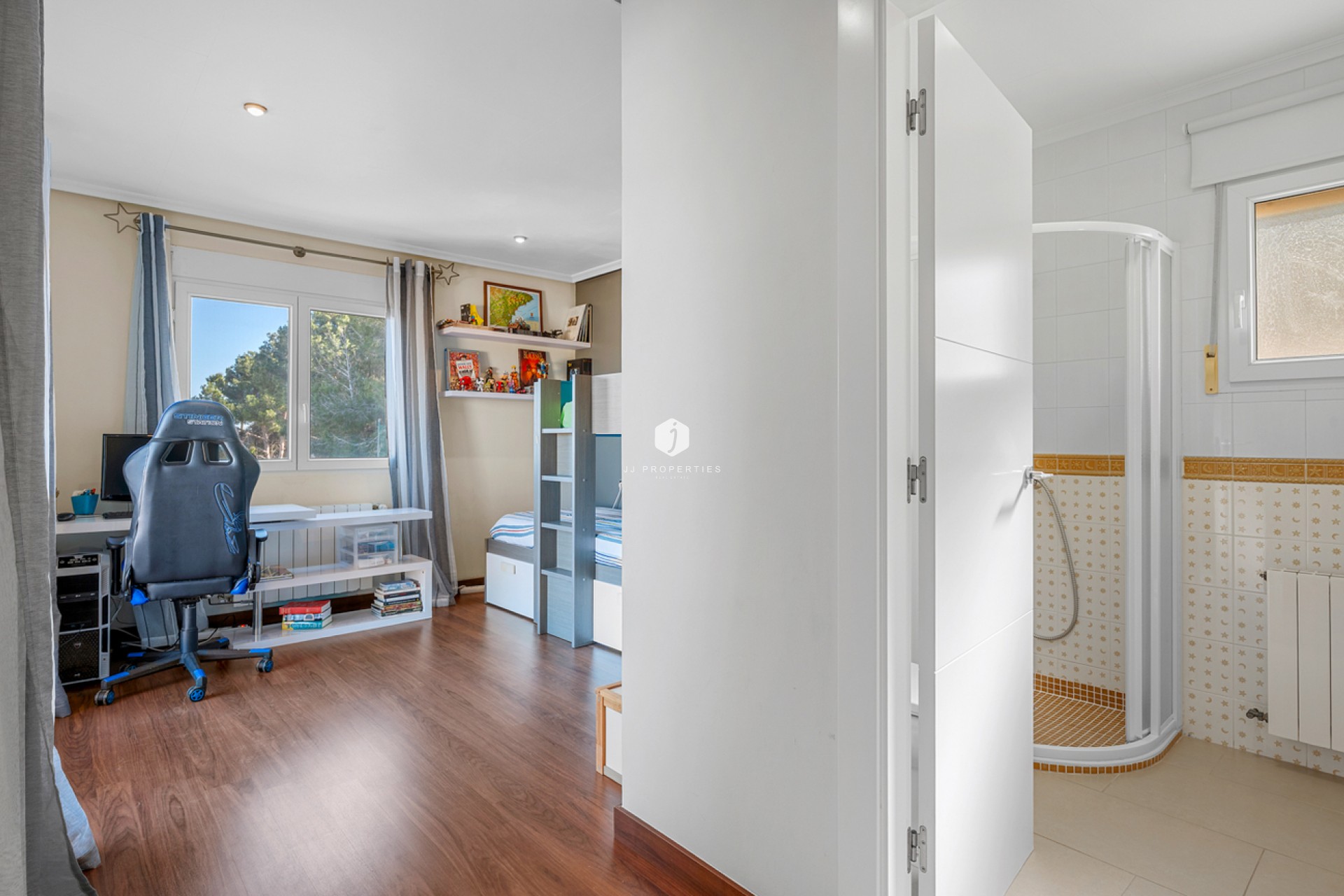 Z drugiej ręki - Villa -
Ciudad De Las Comunicaciones - Costa Blanca