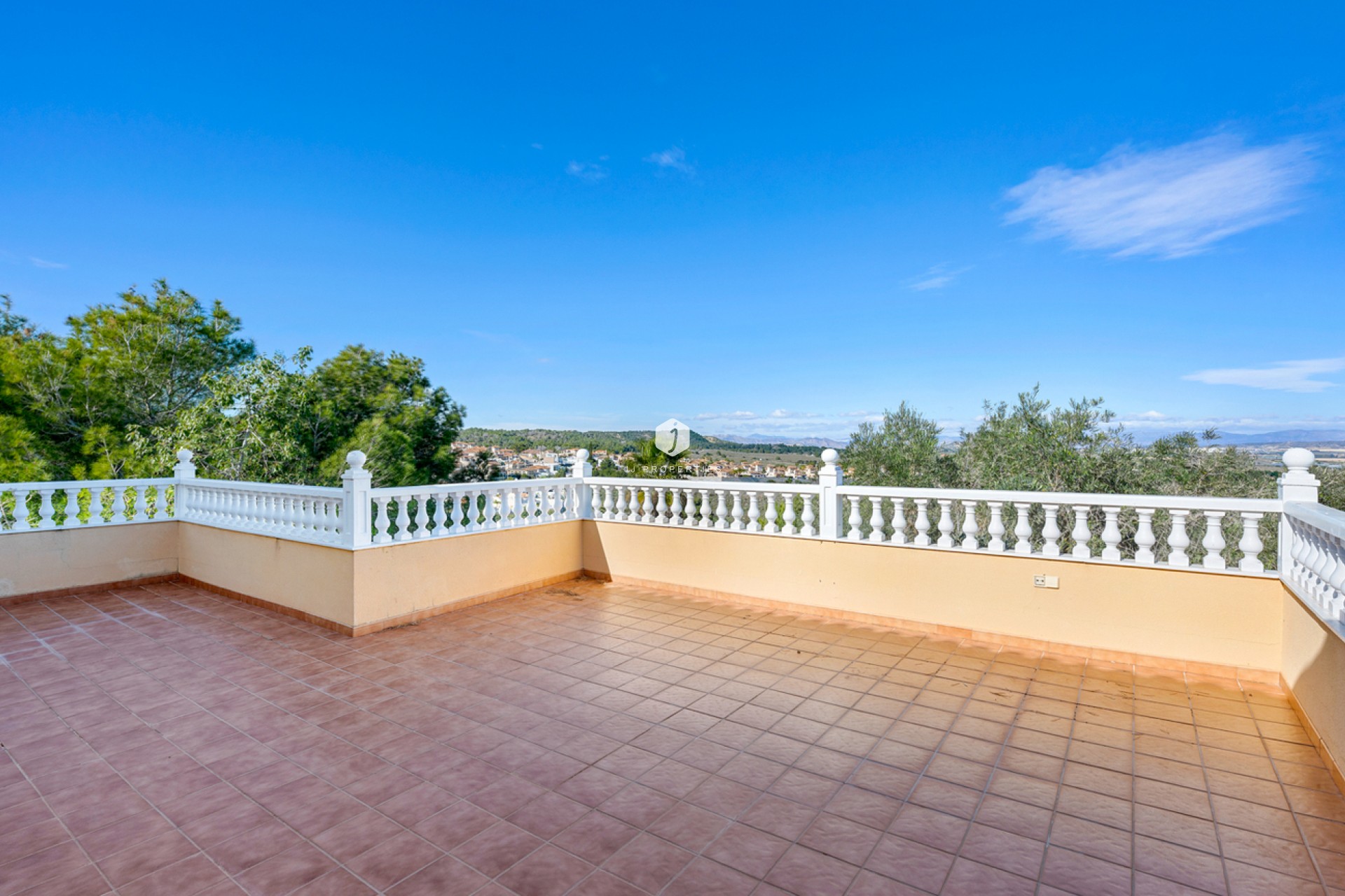 Z drugiej ręki - Villa -
Ciudad De Las Comunicaciones - Costa Blanca