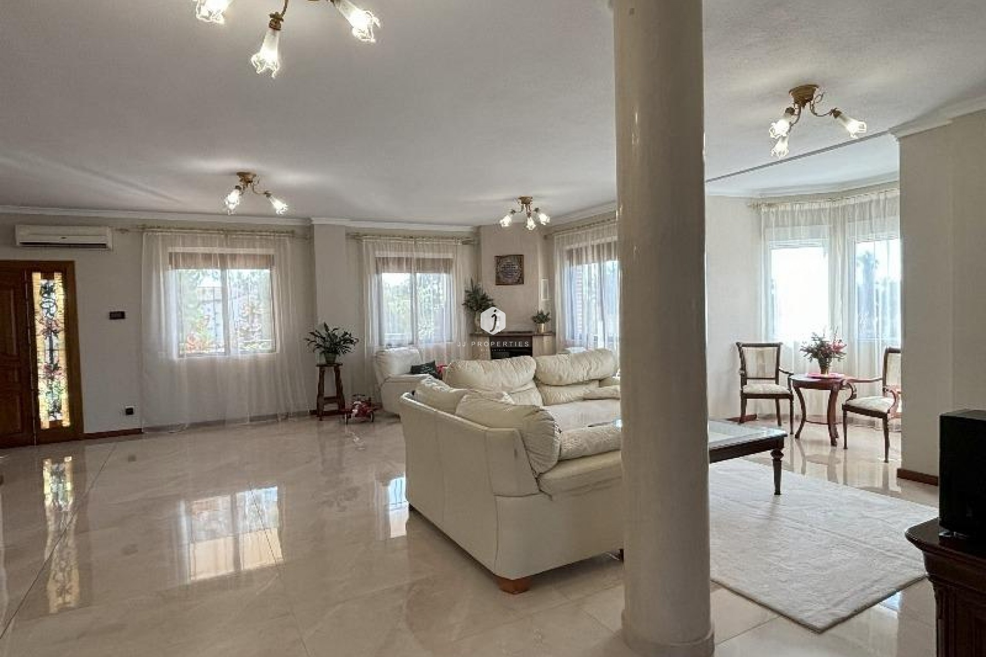 Z drugiej ręki - Villa -
Ciudad Quesada