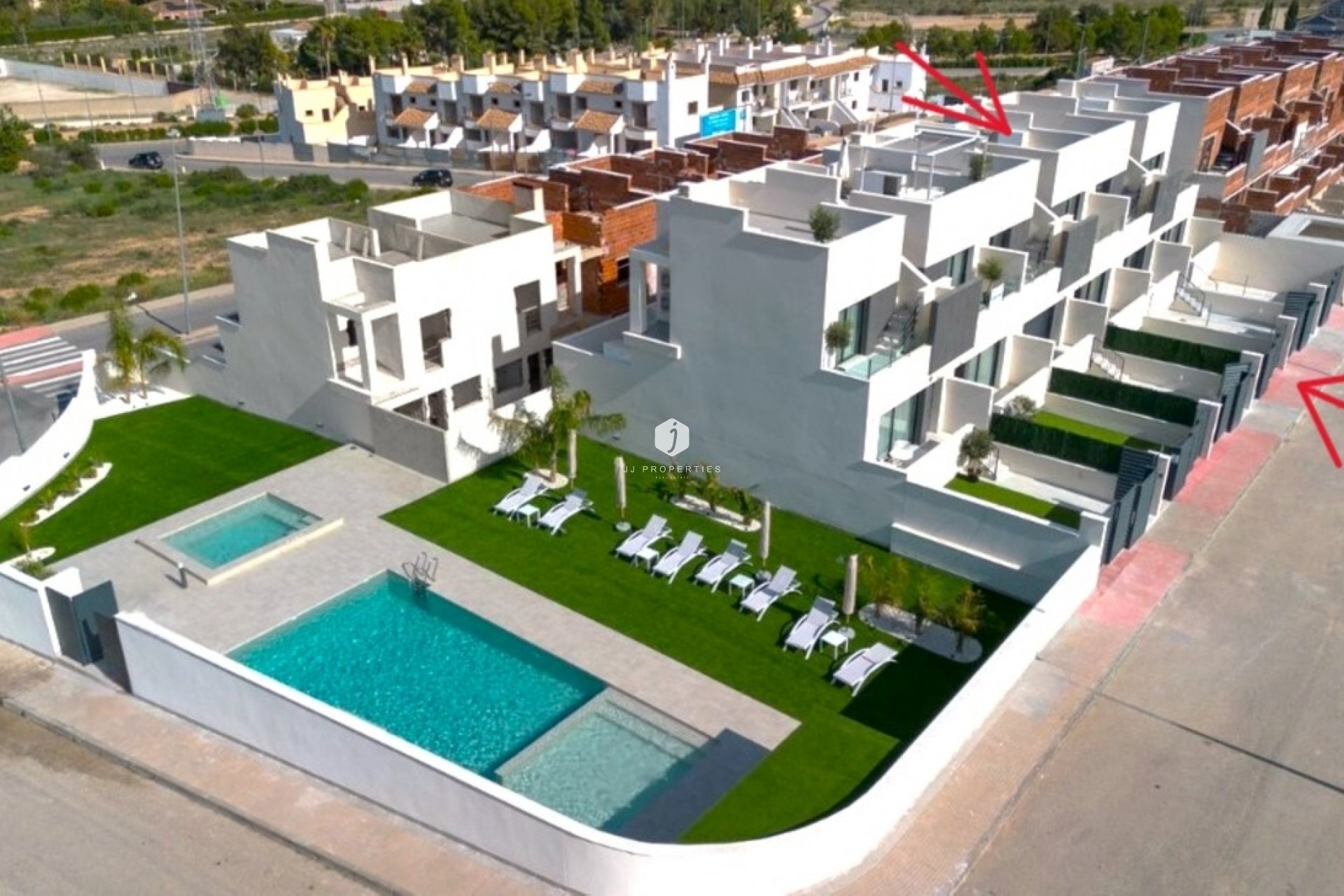 Z drugiej ręki - Villa -
Cox - Costa Blanca