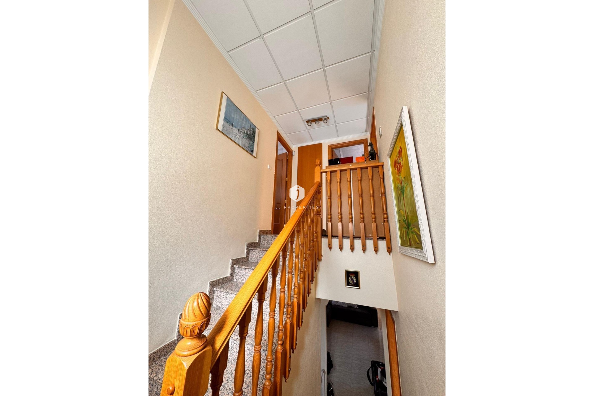 Z drugiej ręki - Villa -
Cox