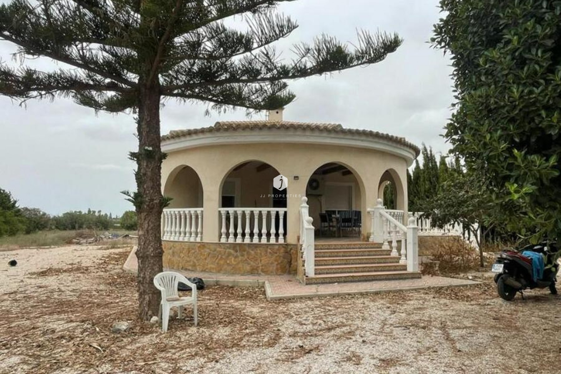 Z drugiej ręki - Villa -
Daya Vieja - Costa Blanca