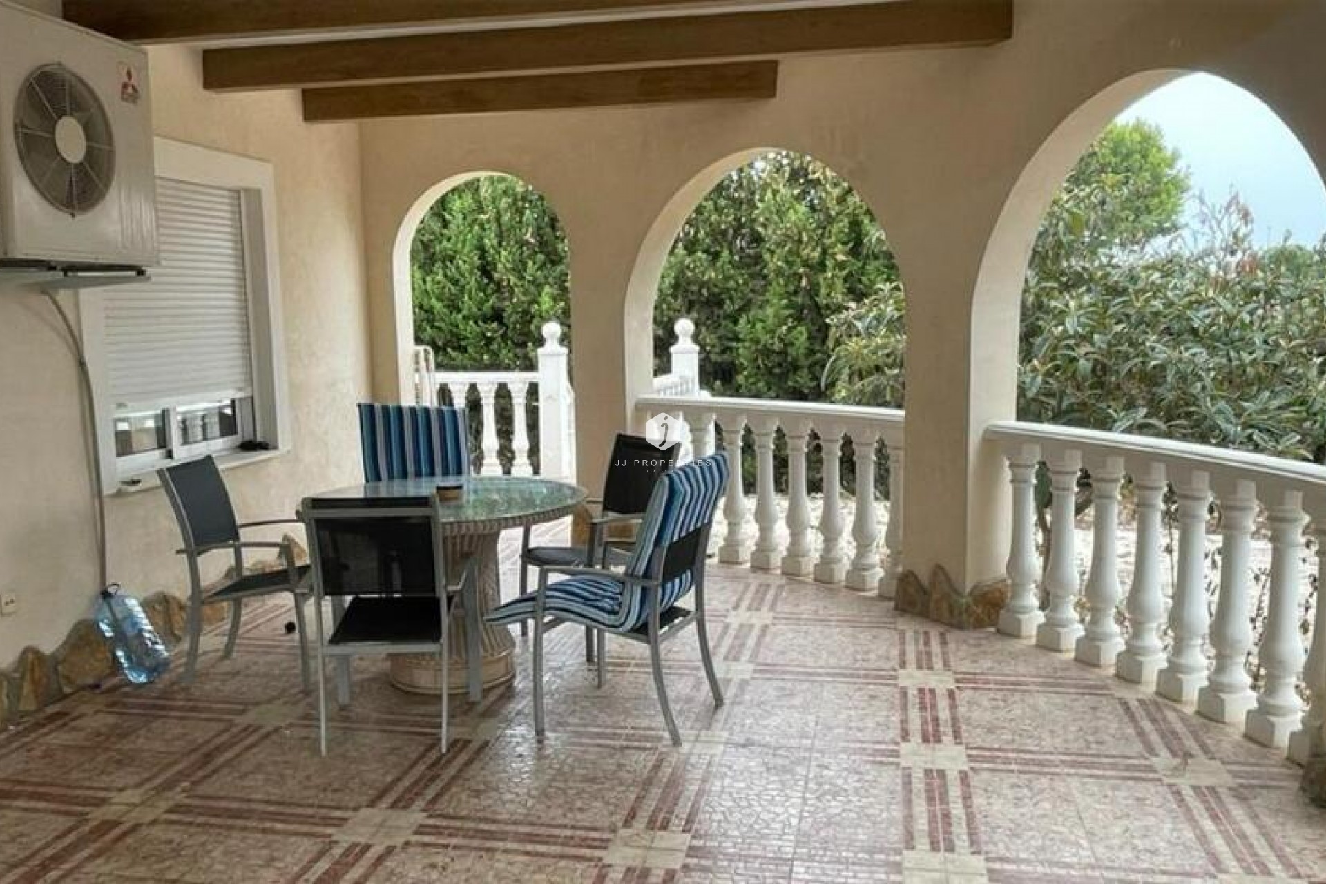 Z drugiej ręki - Villa -
Daya Vieja - Costa Blanca