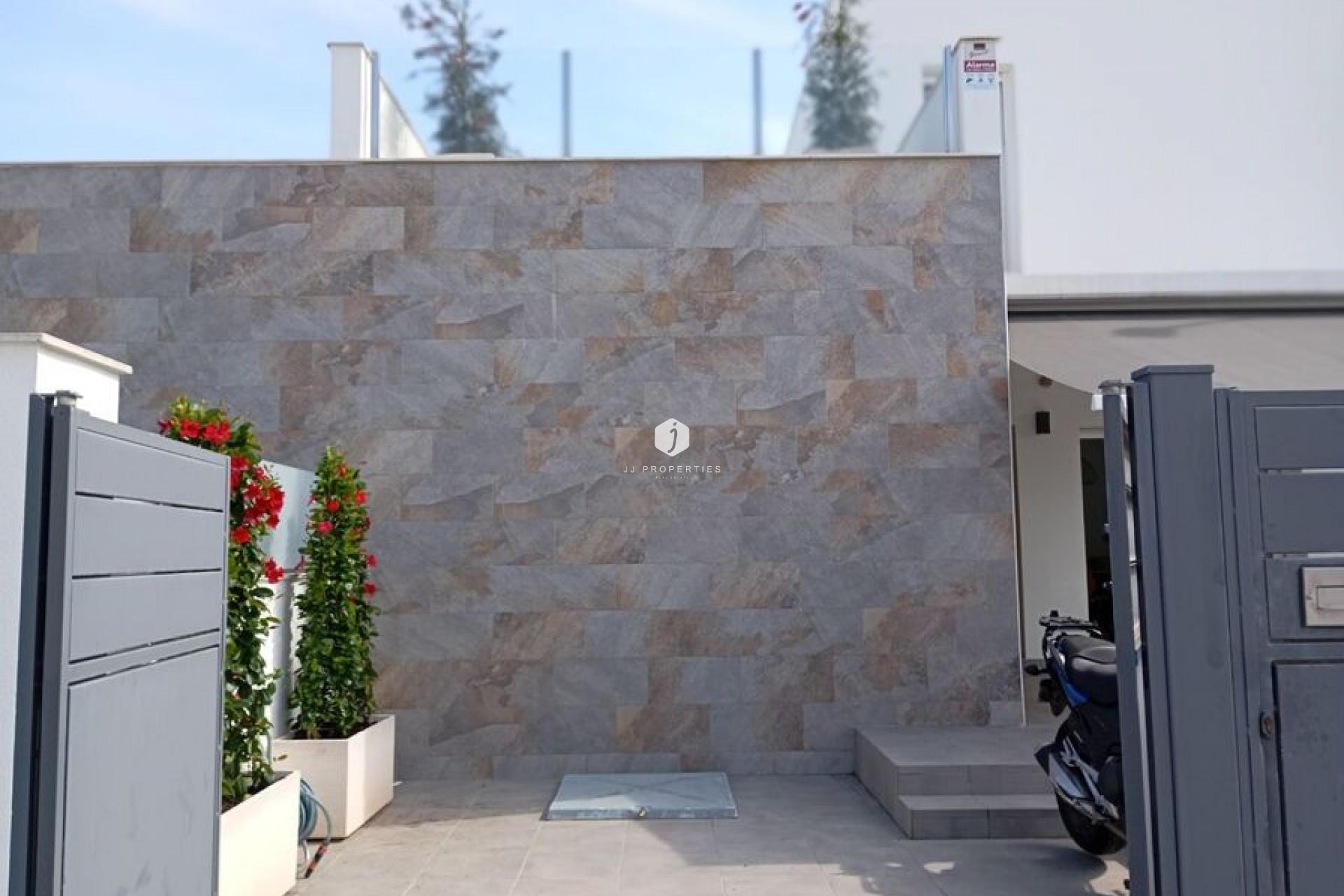 Z drugiej ręki - Villa -
Daya Vieja - Costa Blanca