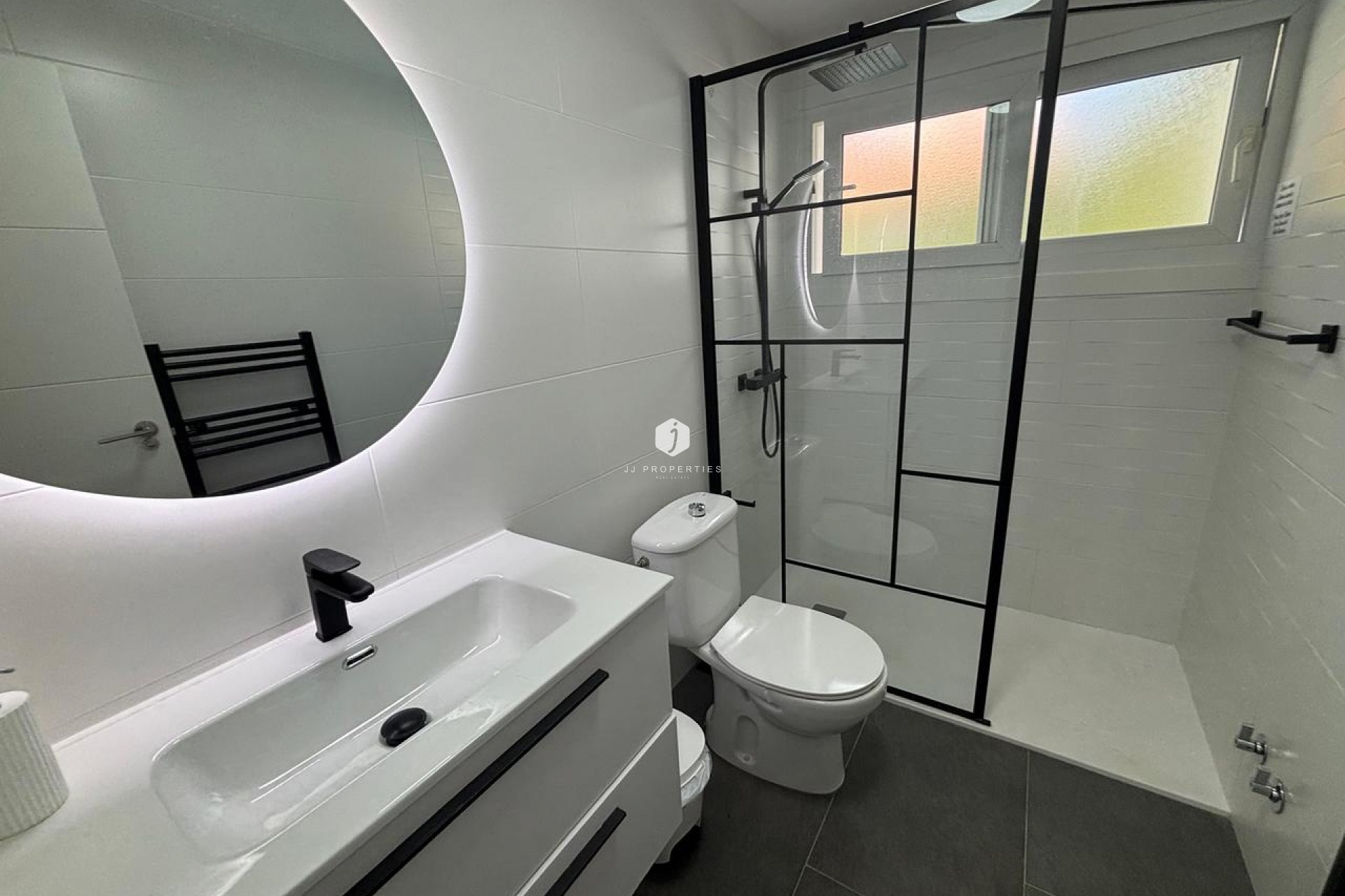 Z drugiej ręki - Villa -
Dehesa de Campoamor - Costa Blanca