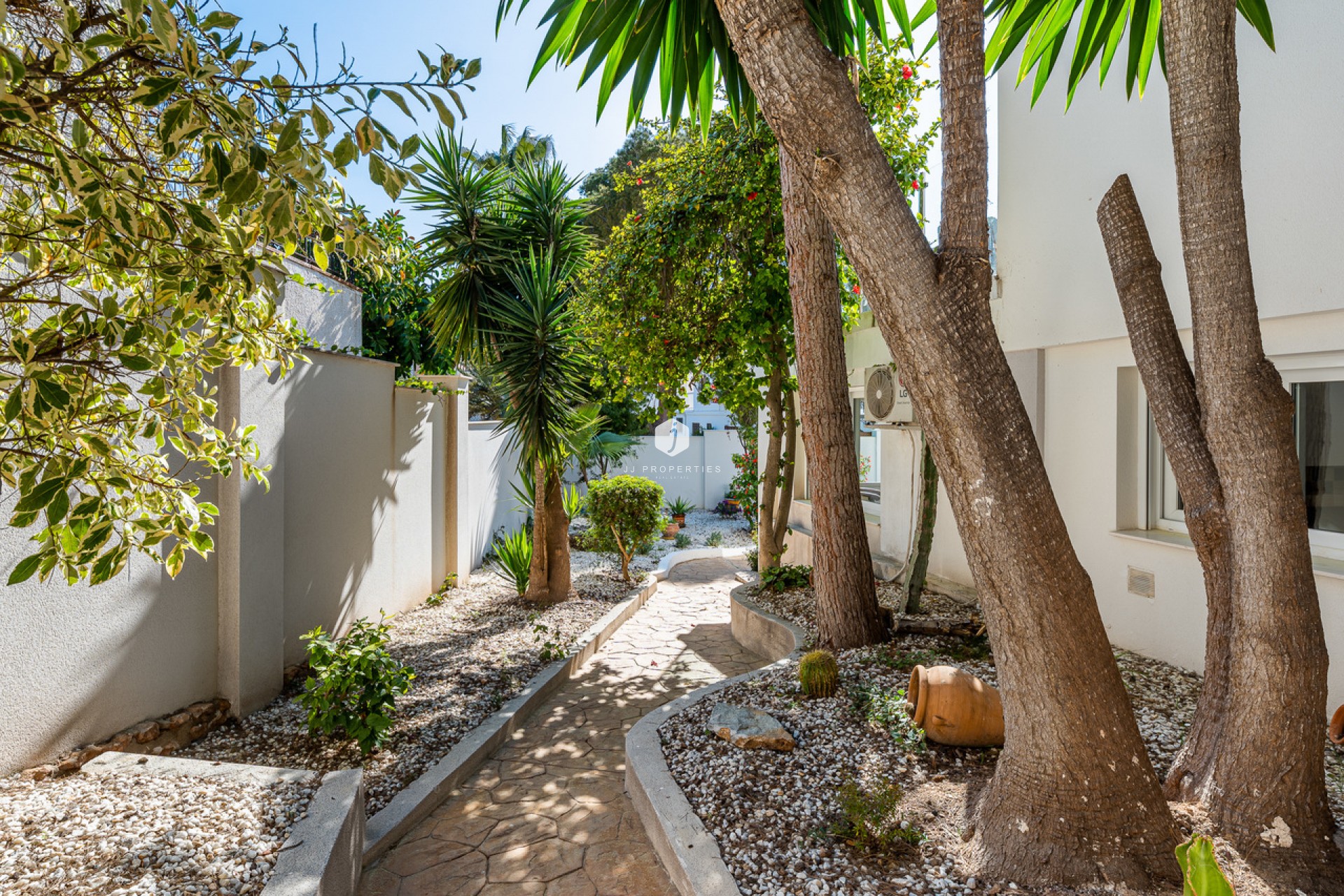 Z drugiej ręki - Villa -
Dehesa de Campoamor - Costa Blanca