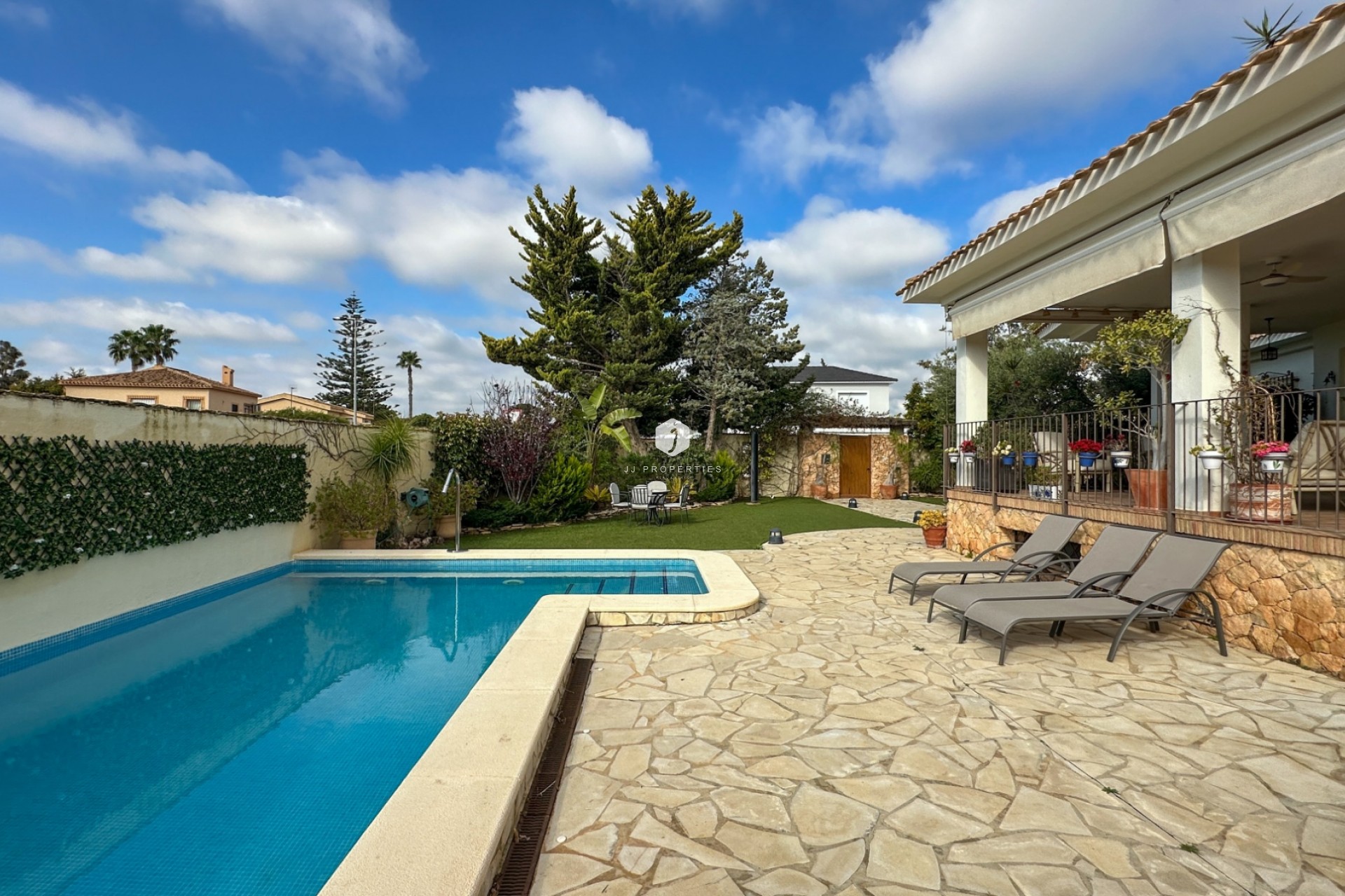 Z drugiej ręki - Villa -
Dehesa de Campoamor - Costa Blanca