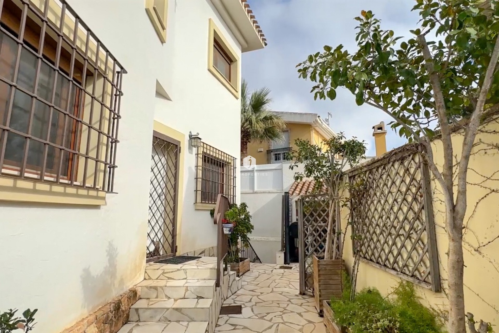 Z drugiej ręki - Villa -
Dehesa de Campoamor - Costa Blanca