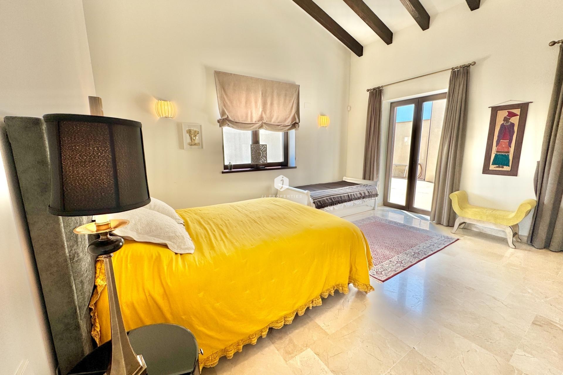 Z drugiej ręki - Villa -
Dolores - Comunidad Valenciana