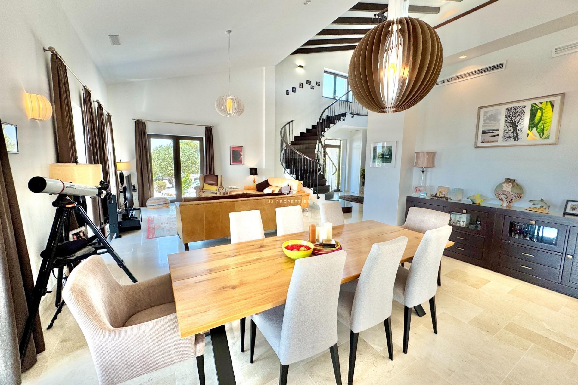 Z drugiej ręki - Villa -
Dolores - Comunidad Valenciana