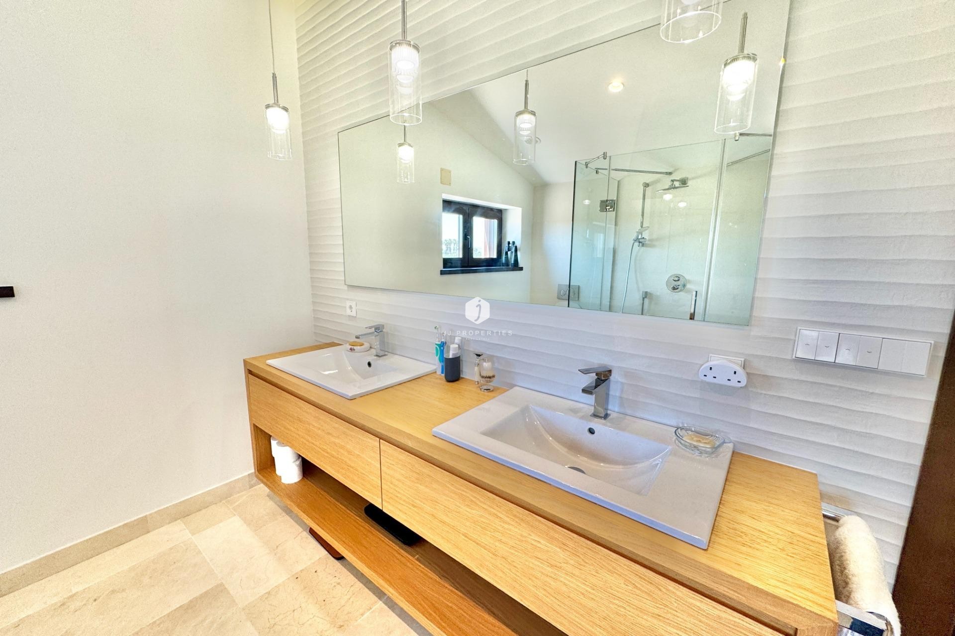 Z drugiej ręki - Villa -
Dolores - Comunidad Valenciana