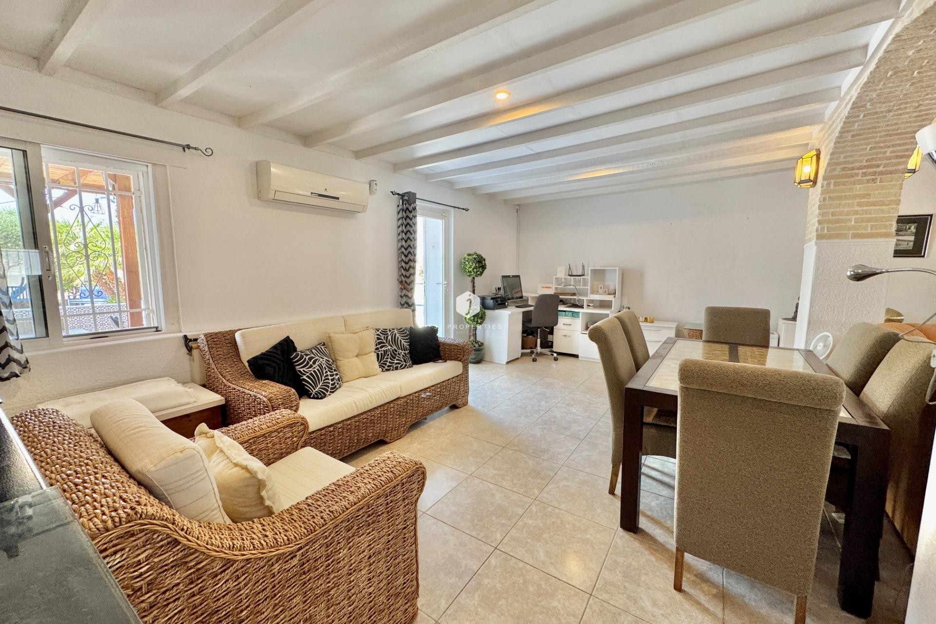 Z drugiej ręki - Villa -
Dolores - Comunidad Valenciana